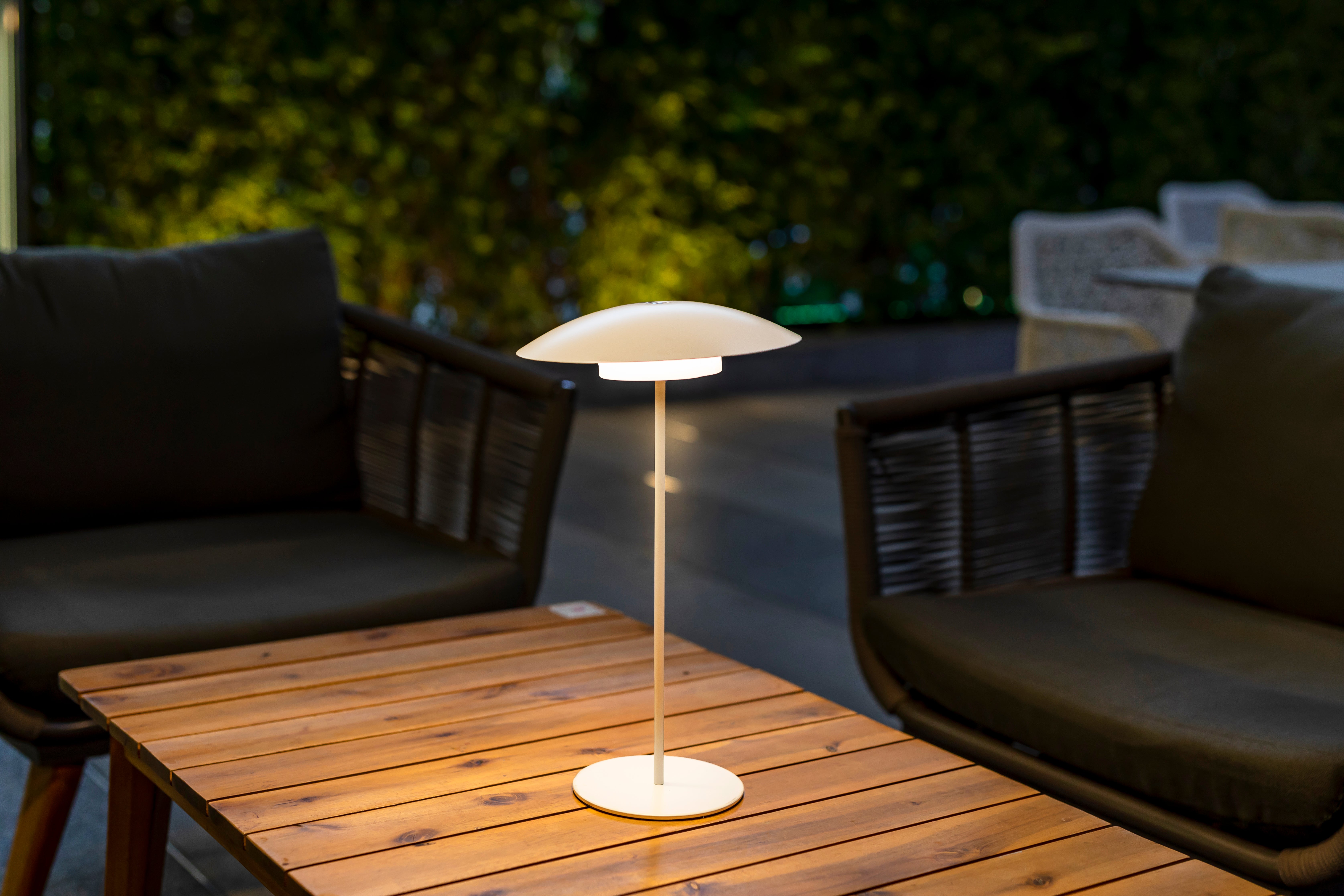 Lámpara de mesa exterior sardinia 6w 2700k usb blanca
