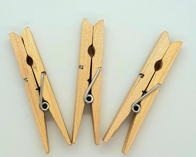 Pack 24 molas de madeira 70 mm Cuncial