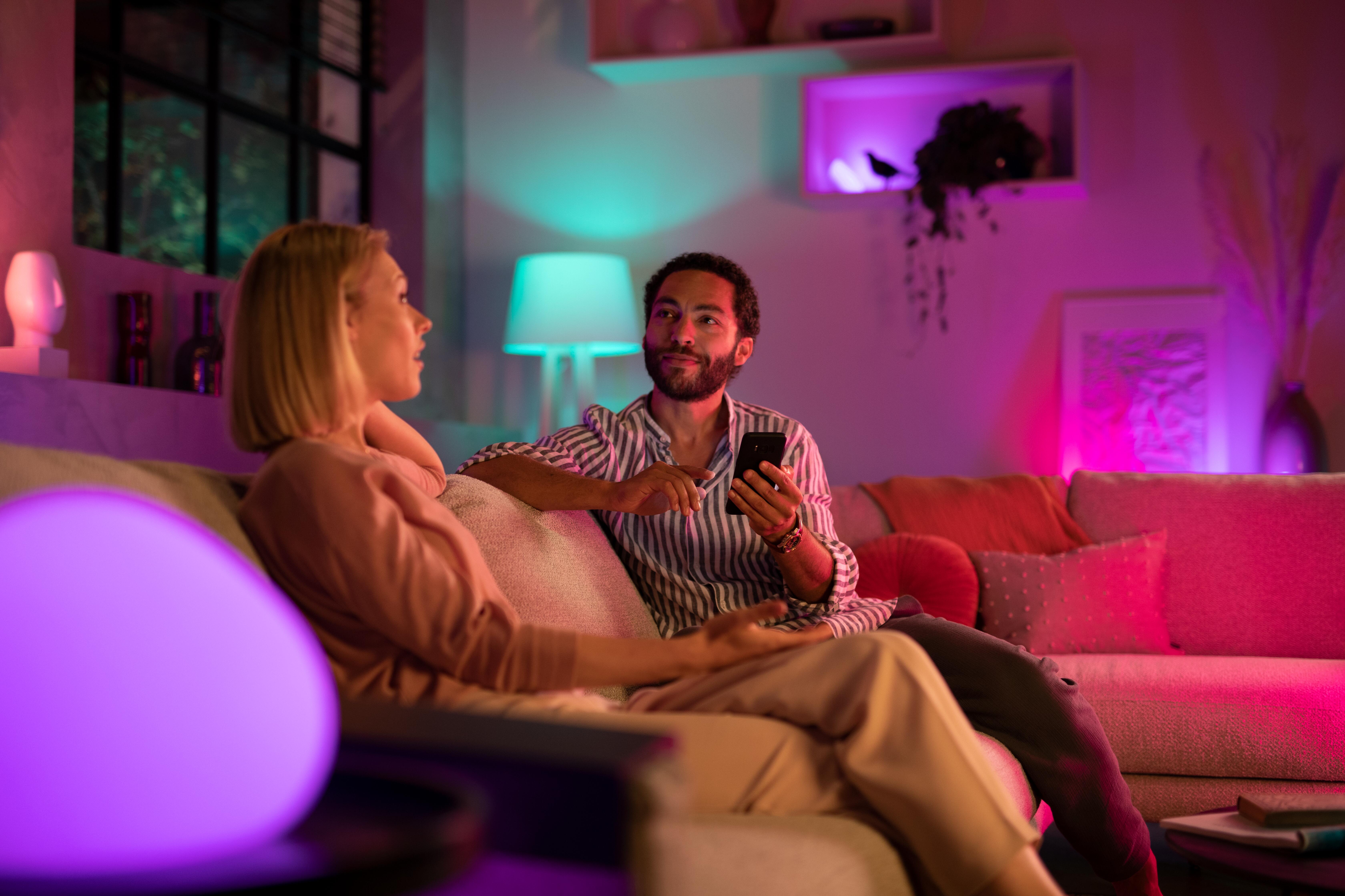 Lampadina smart Hue Color, LED, E27 goccia, opaco, luce cct e rgb, 9W= 1100 LM (equiv 75 W), 200° dimmerabile, PHILIPS HUE - 4