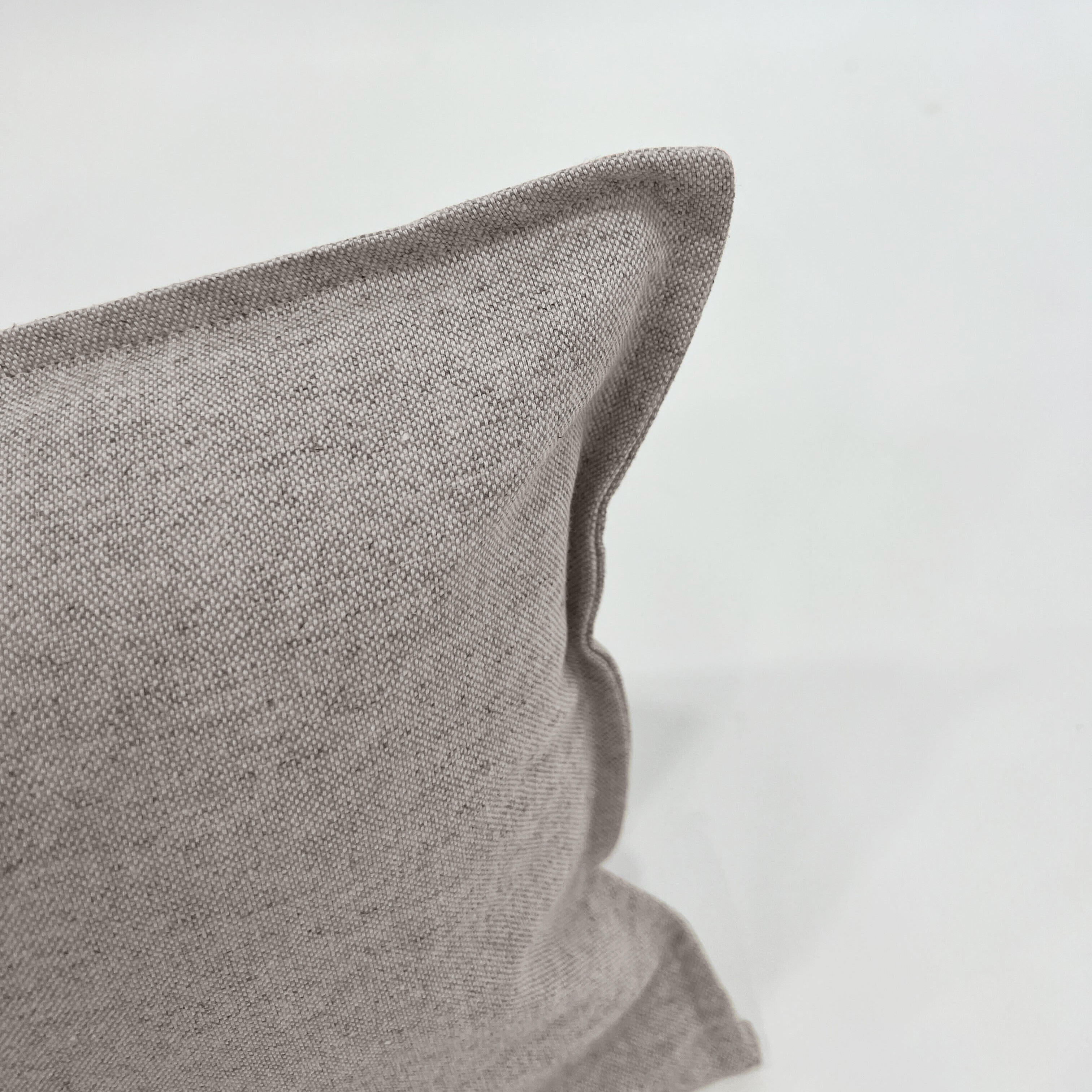 Cojín decorativo rectangular exterior e interior Puncak liso lino algodón taupe doble cara 30x50cm - 4