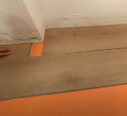 Aplicar com a junta a meio ou a 3 quartos, para que nunca partam