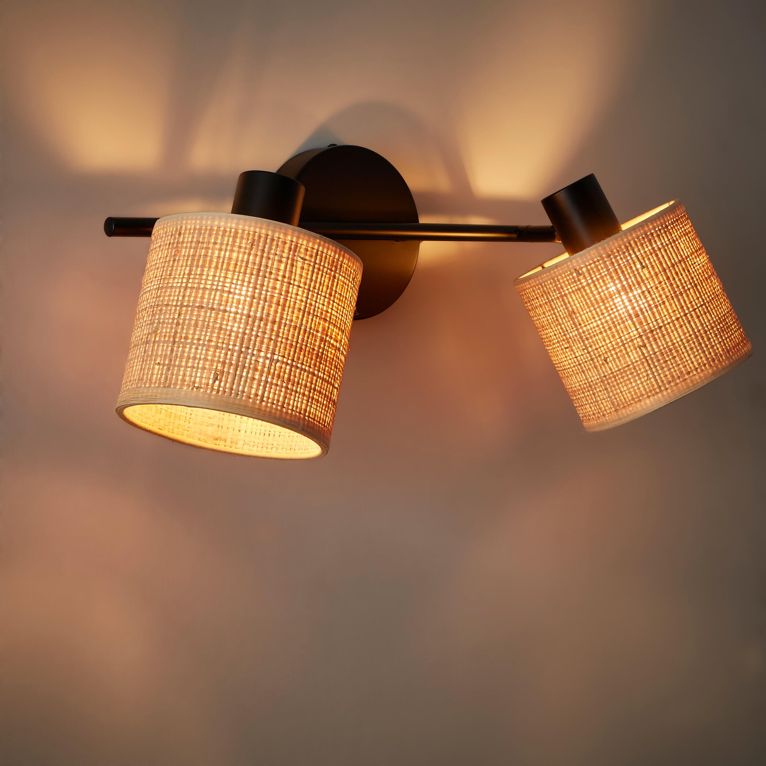 Foco decorativo INSPIRE CARVI 2 luzes 50 cm metal - 18