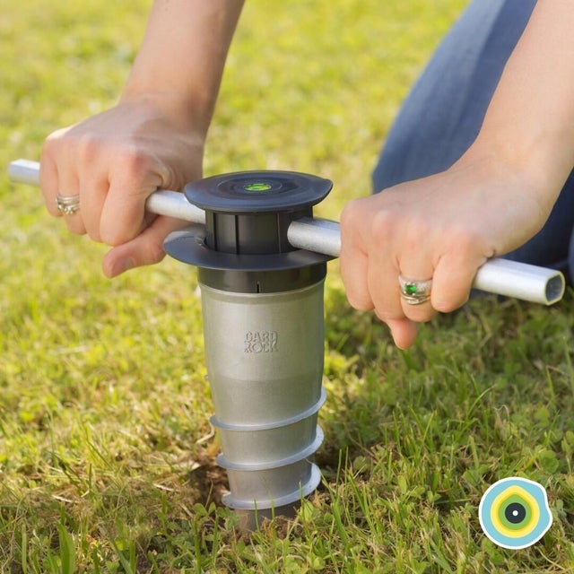 Base d’ancrage en aluminium multi-applications à visser ou à sceller