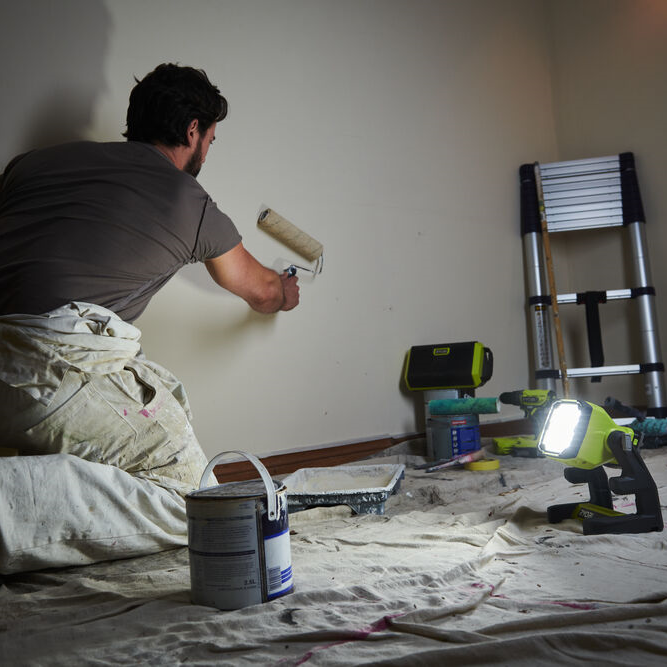 Projecteur veilleuse rechargeable Rlfd18-0, 1700 RYOBI - 4