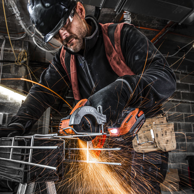 Scie circulaire sans fil brushless AEG Subcompact BMMS18SBL-0 18V, sans batterie - 7