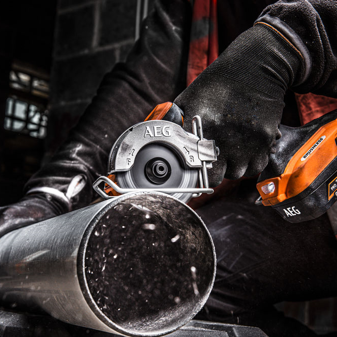 Scie circulaire sans fil brushless AEG Subcompact BMMS18SBL-0 18V, sans batterie - 11