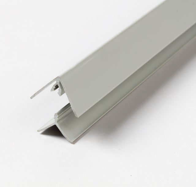 Profile clipsable pour lambris pvc brut gris, L.2.6 m