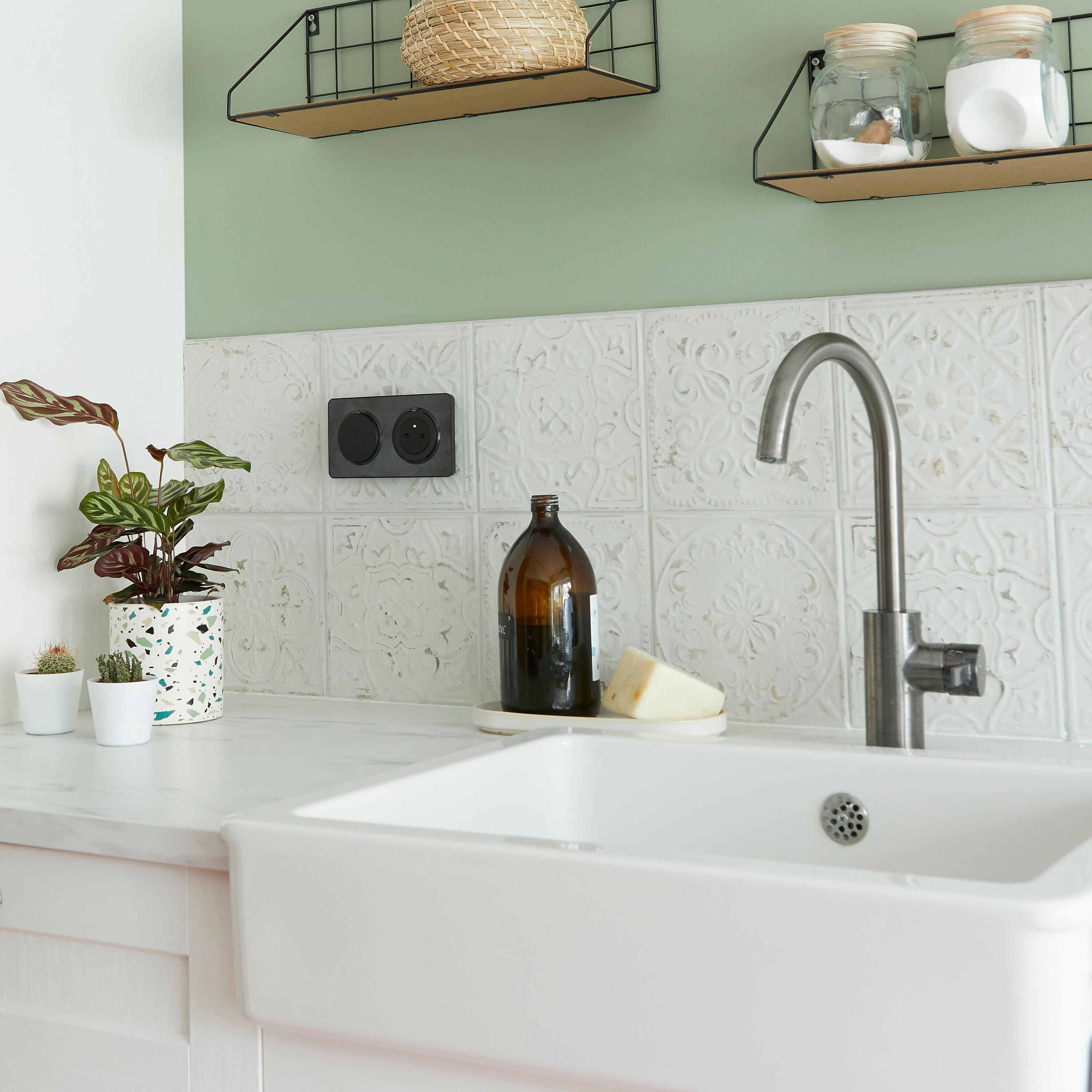 Prise avec terre affleurante à assembler Lumia, LEXMAN black - 4