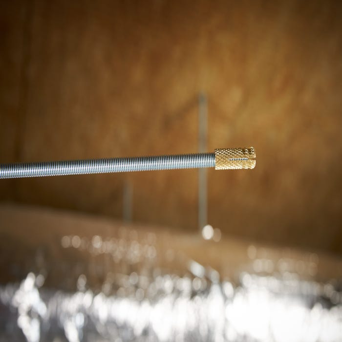 Fixer facilement une cheville laiton