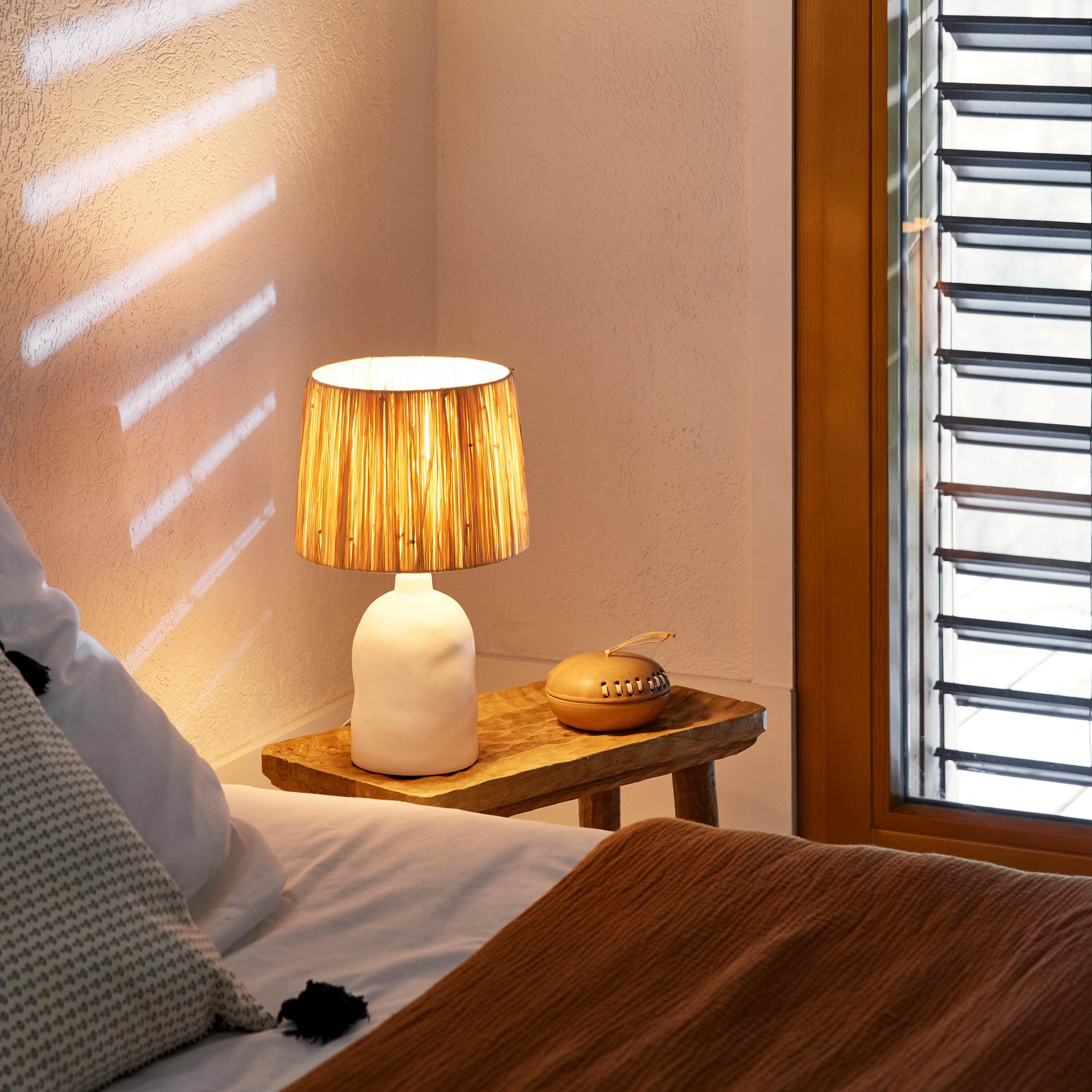 Lampa stołowa Bomoa biała raffia E27 Inspire - 17