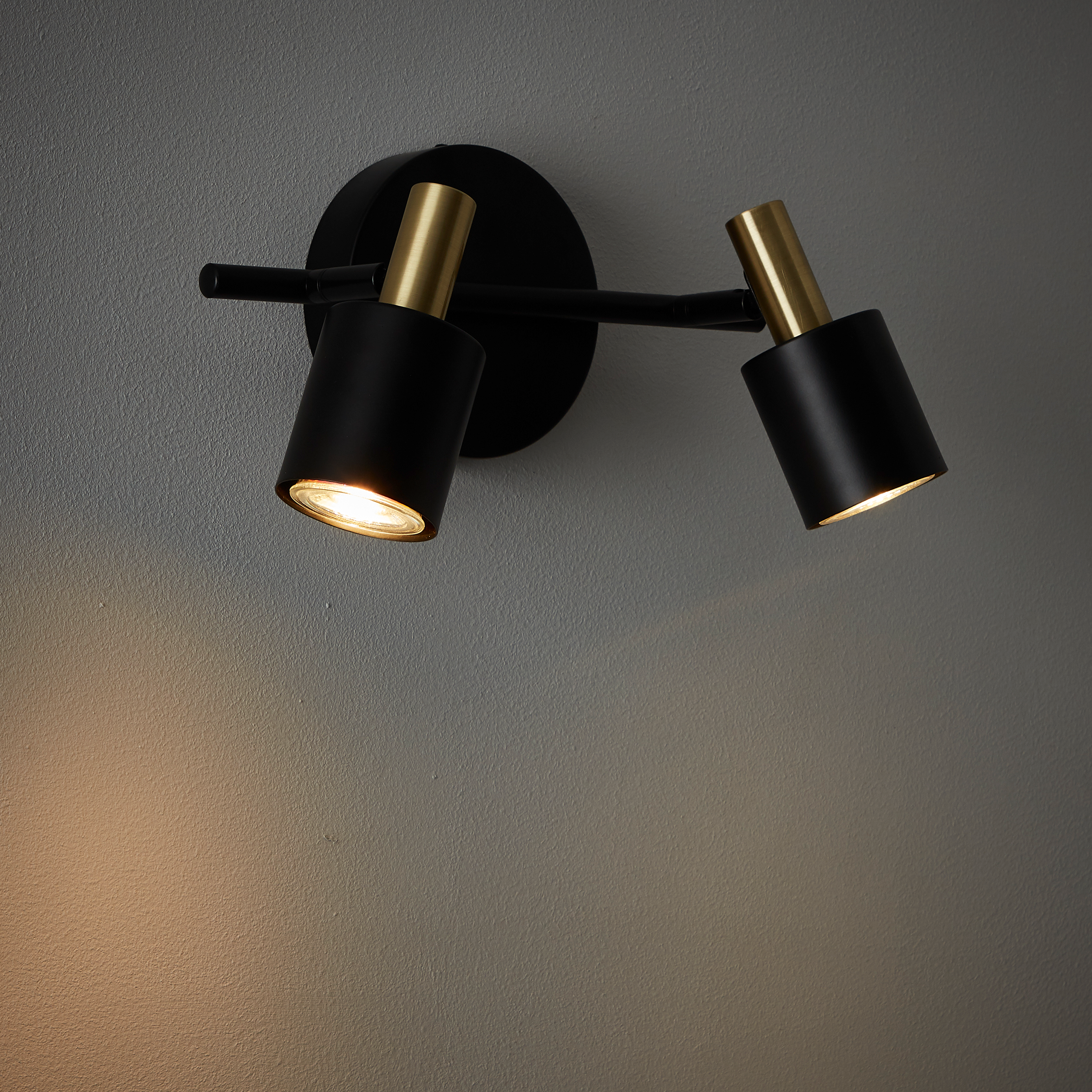 Candeeiro de teto INSPIRE VADOR GU10 2LUZES D6CM PRETO E DOURADO - 18