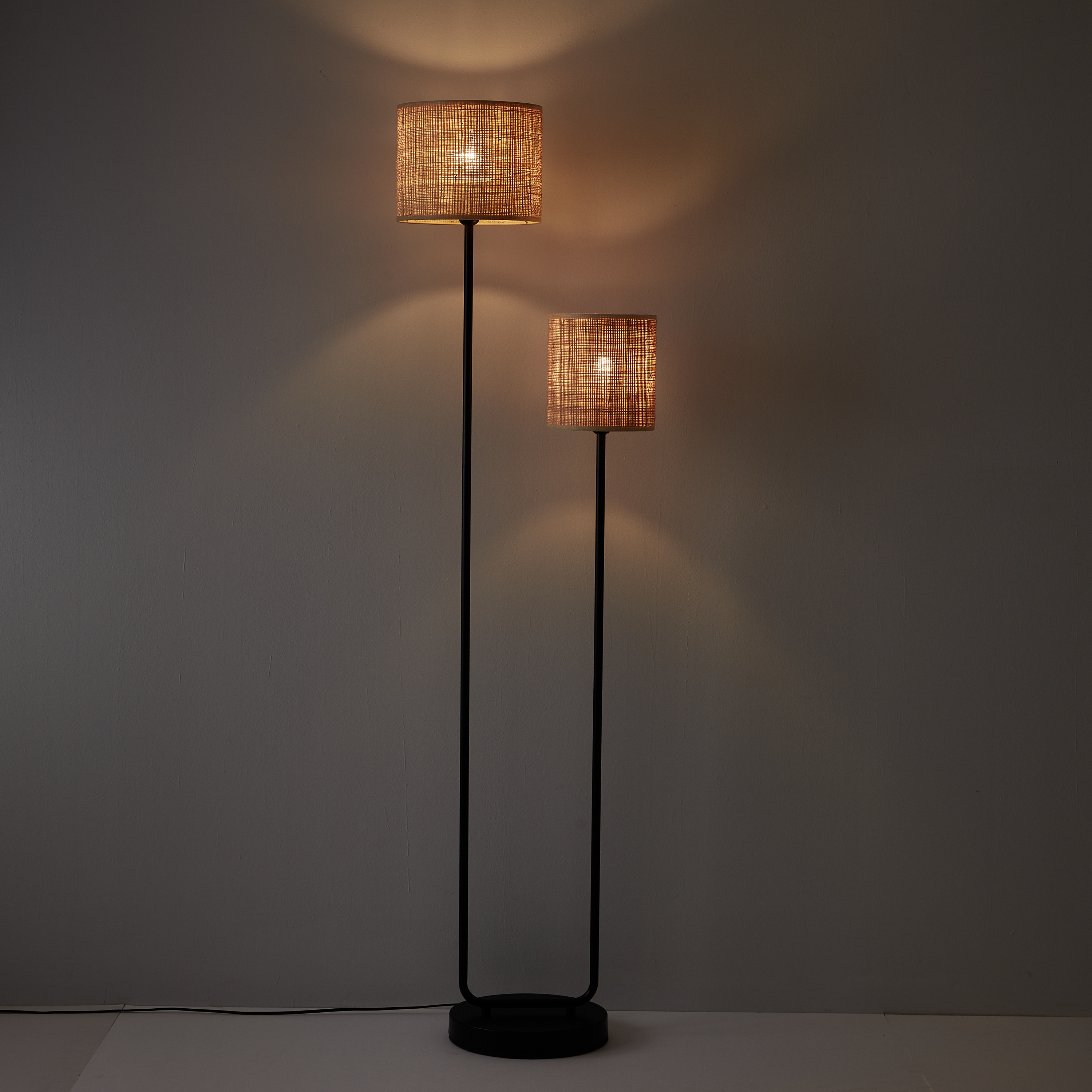 Lampa podłogowa Carvi czarny raffia 2 x E27 Inspire - 7
