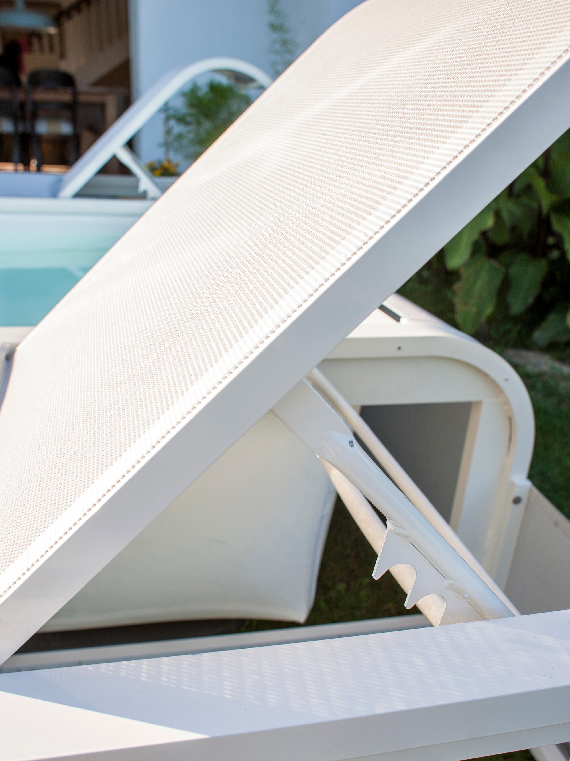 Piscina elevada de acero blanco rectangular 2.82x2.19x0.6 m con depuradora de cartucho GRE - 22