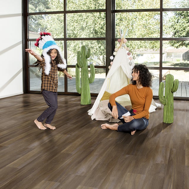 Pavimento SPC Sp 6 mm passaggio molto intenso con sottopavimento integrato GERFLOR Viajo 1.73 m²