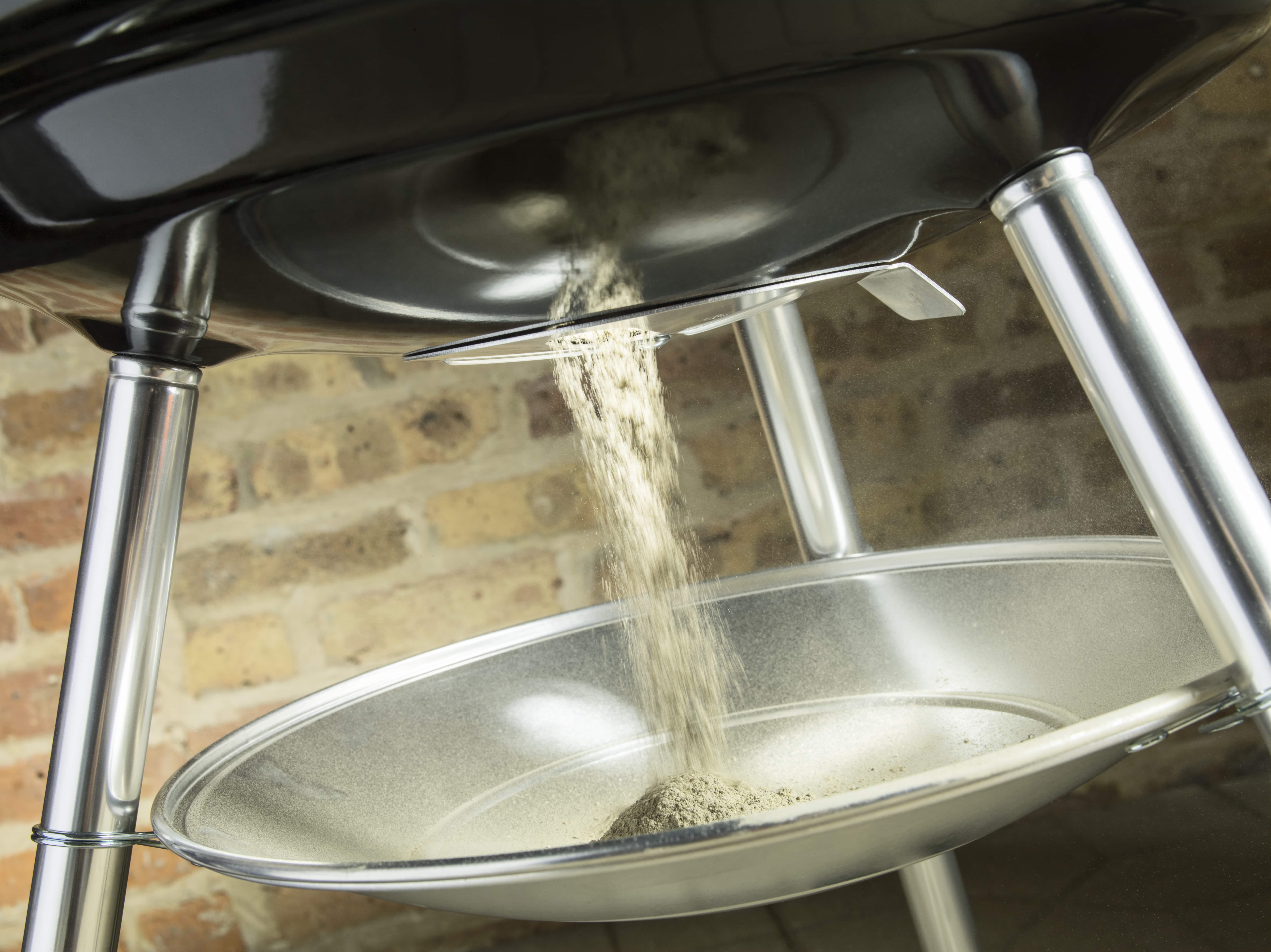 Barbecue au charbon de bois WEBER Compact kettle 57, noir - 12