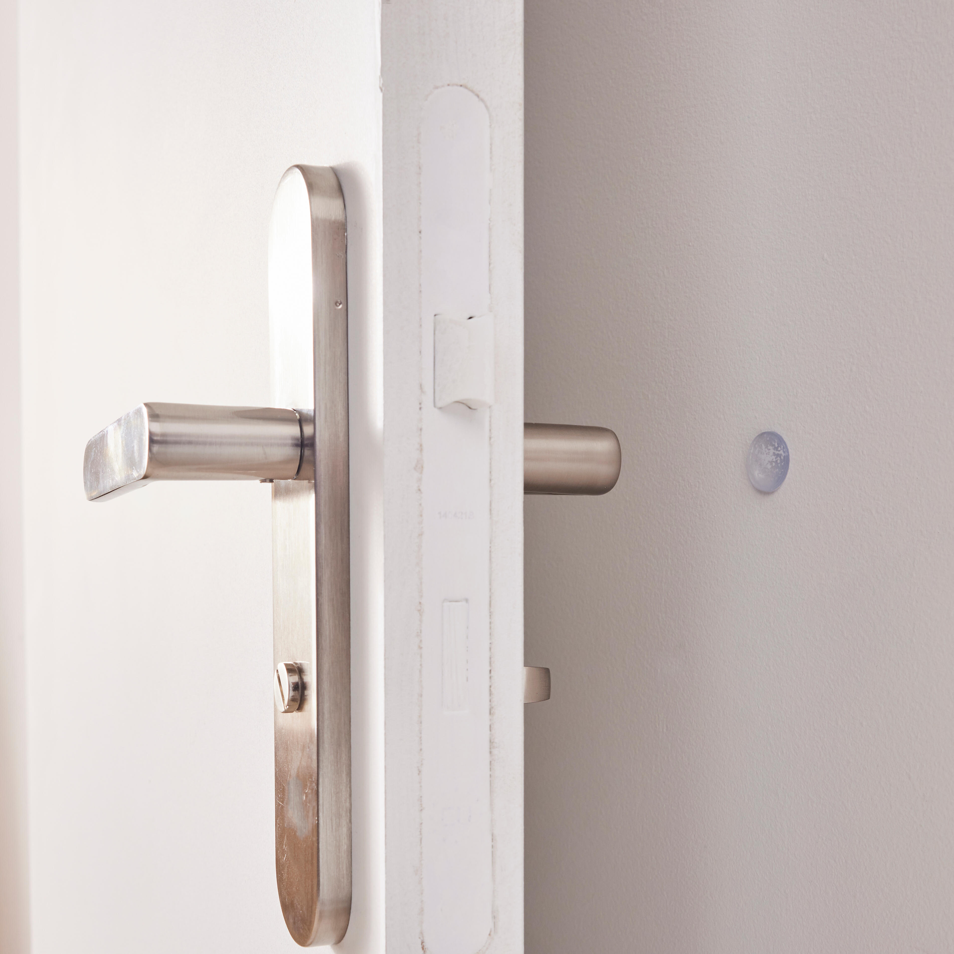 Odbojnik samoprzylepny do mebli 19 mm 12 szt. Standers - 3