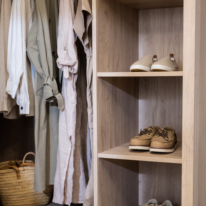 Vestidor: interior en madera
