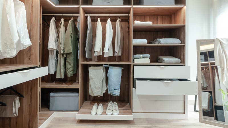 Distribución interior de armarios y medidas para cada tipo de prenda