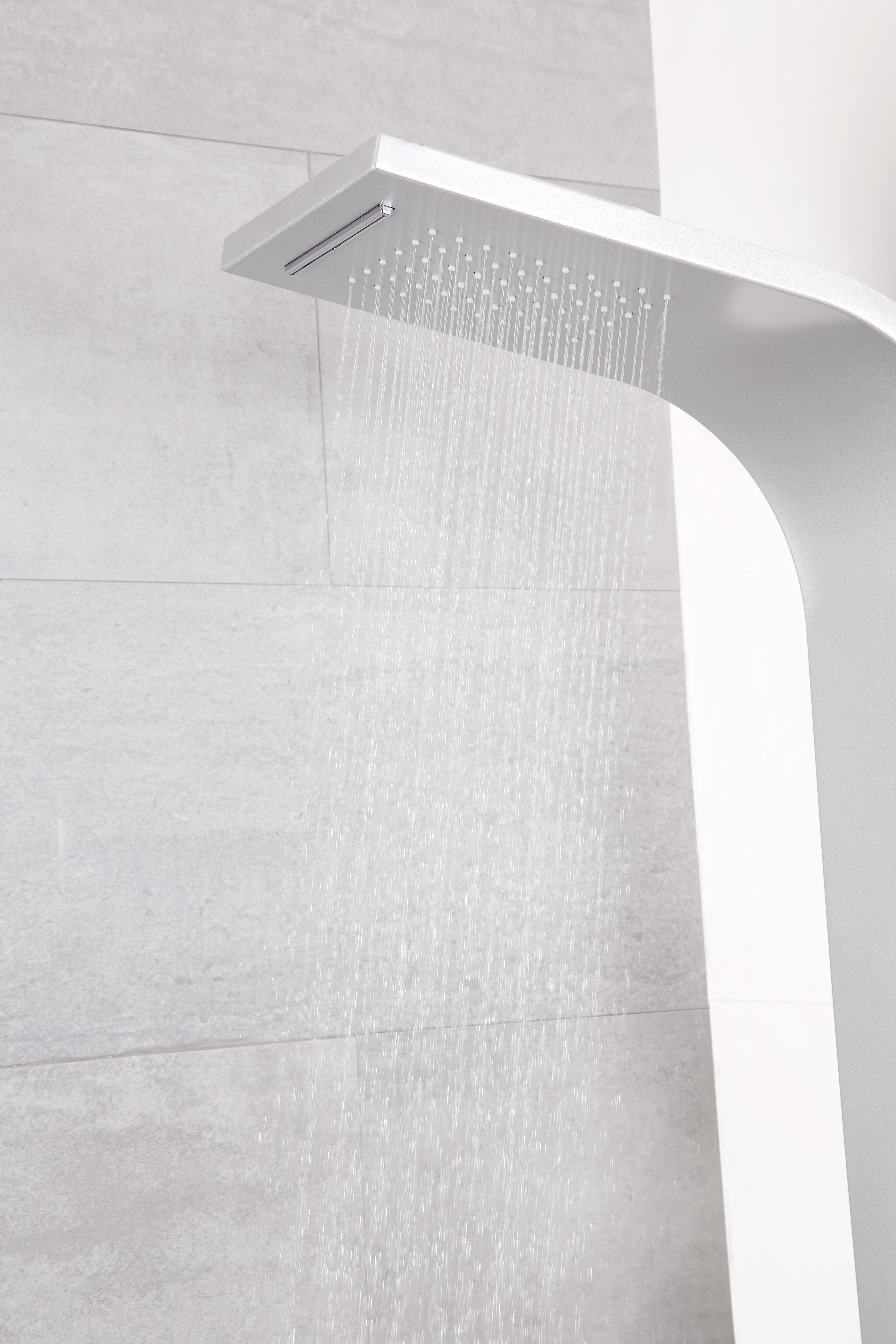 Columna de hidromasaje monomando RIO de color cromo  - 4