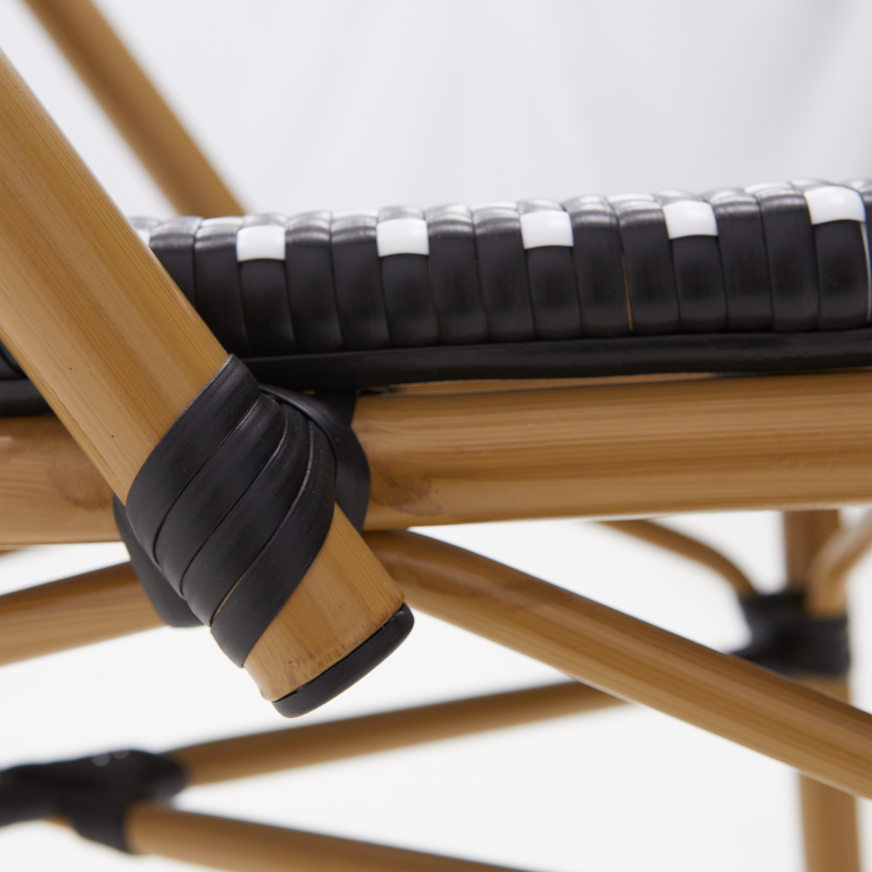 Chaise en aluminium et résine tressée, noir et blanc Paris NATERIAL - 12