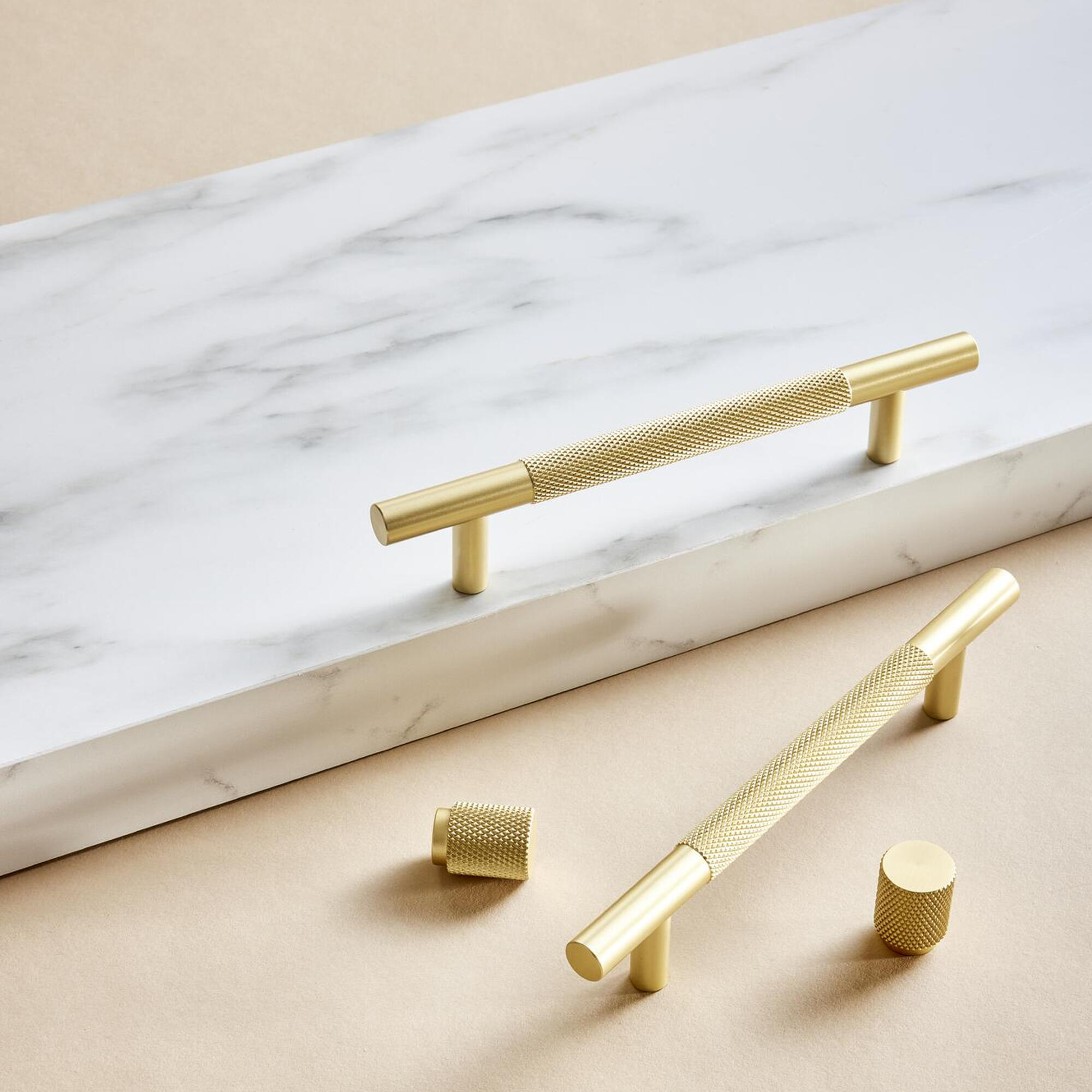 2 Puxadores para móvel alumínio escovado com textura dourado 18 mm Inspire Axel - 4