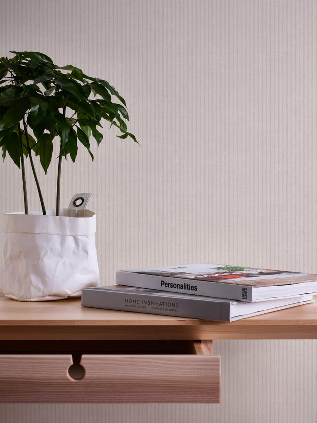 Papel pintado Vinilo Geométrico blanco y gris Rayas finas A.S. CREATION. De 53cm x 10.05m. Lavable. Apto para cocinas o baños. Método de pegado: aplicación cola en pared