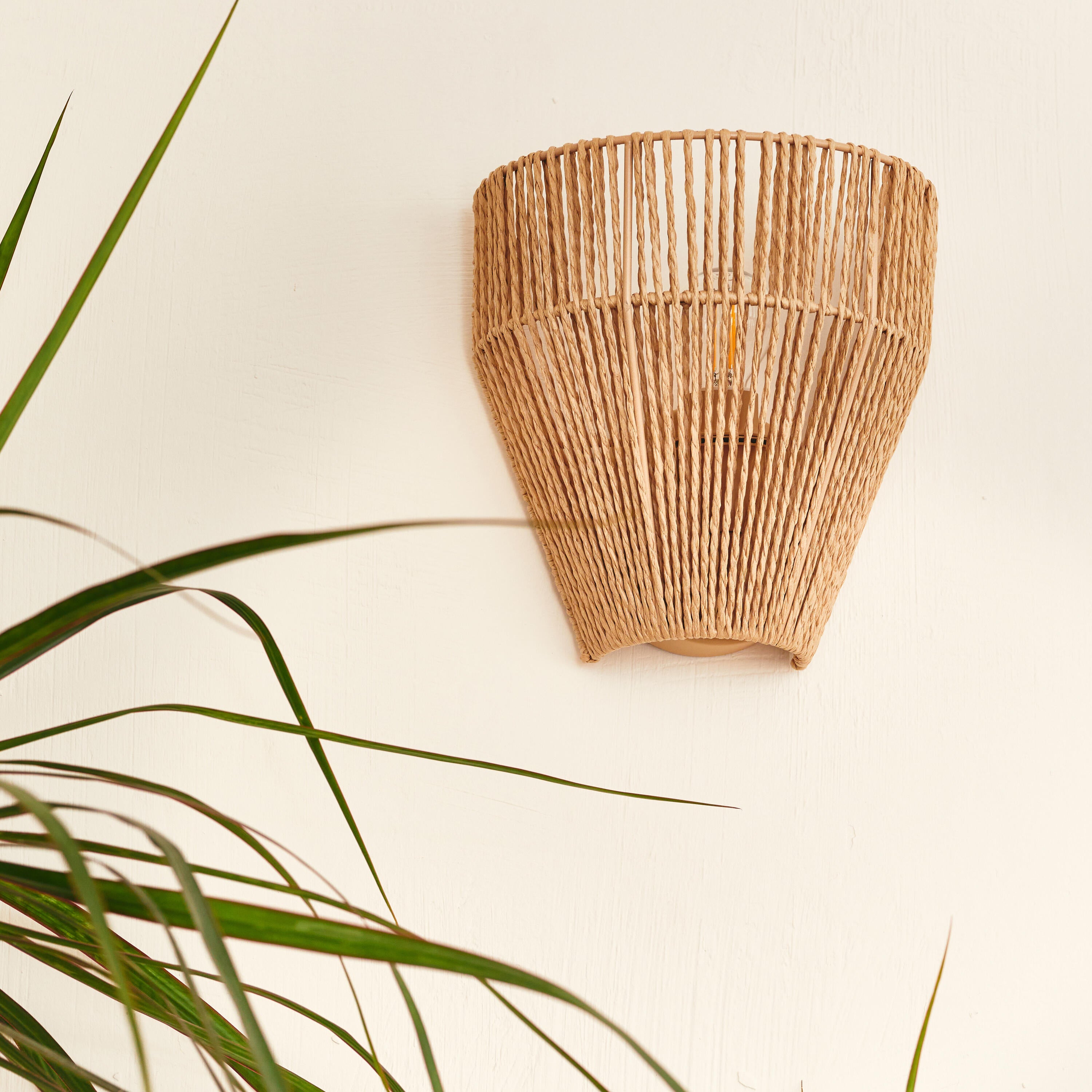 Aplique de pared de hierro beige 1 luz E14 pantalla de papel beige Inspire Mikona IP20 - 2