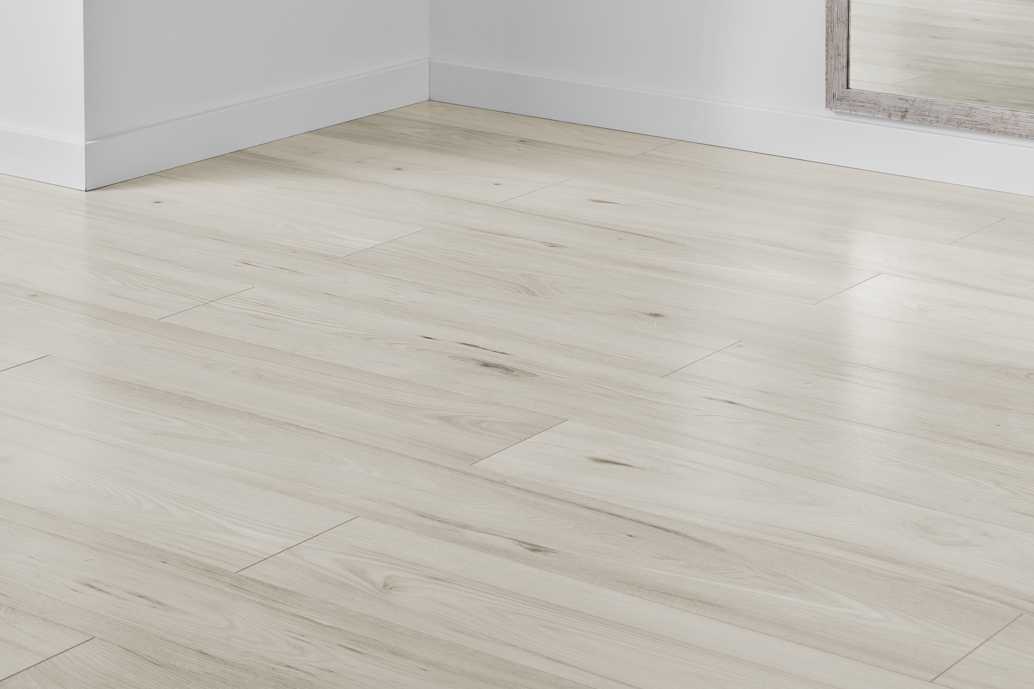 Panele podłogowe laminowane AC4 8 mm Swiss Krono Wiąz Amaranta