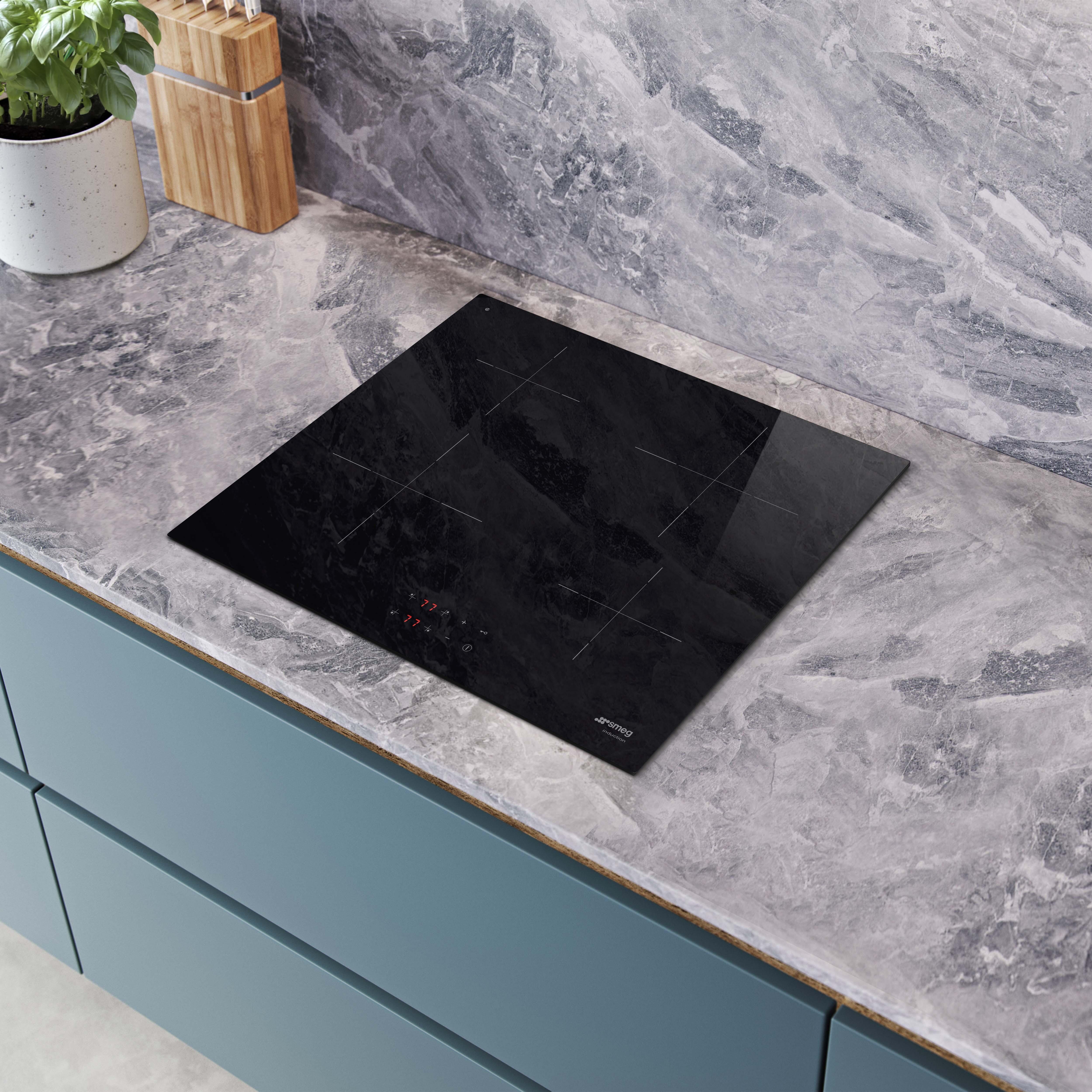 Plaque de cuisine 4 foyers noir SMEG SI2641D - 2