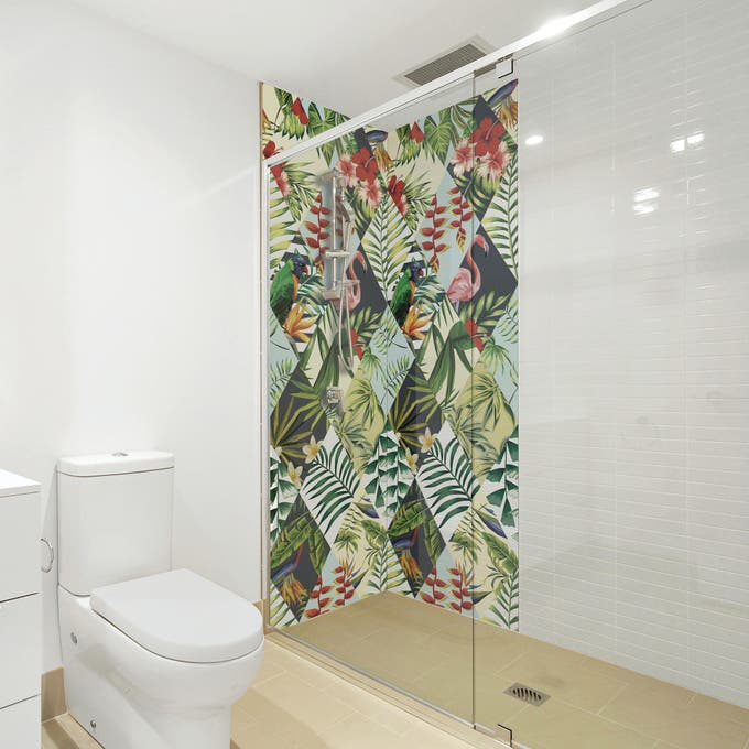 Baño con revestimiento de PVC. 