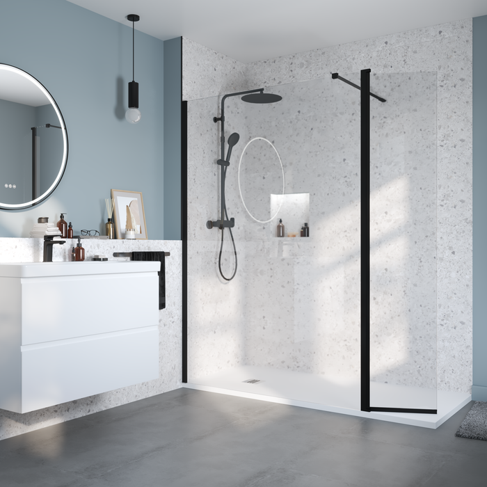 ściana prysznica w łazience