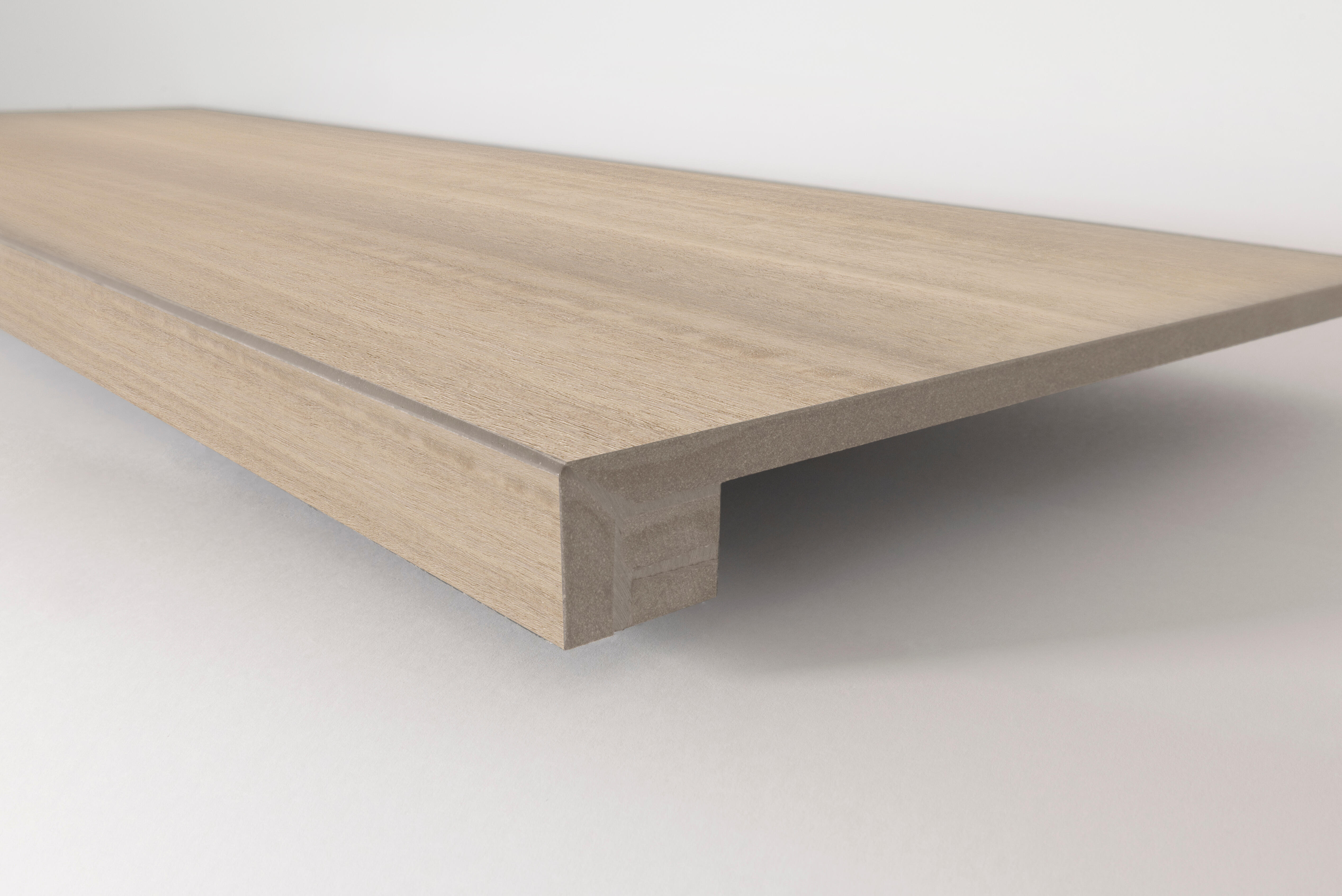 Pack de 2 peldaños gres porcelánico eukalypt efecto madera beige 1.2x30cm espesor 9.8mm saloni