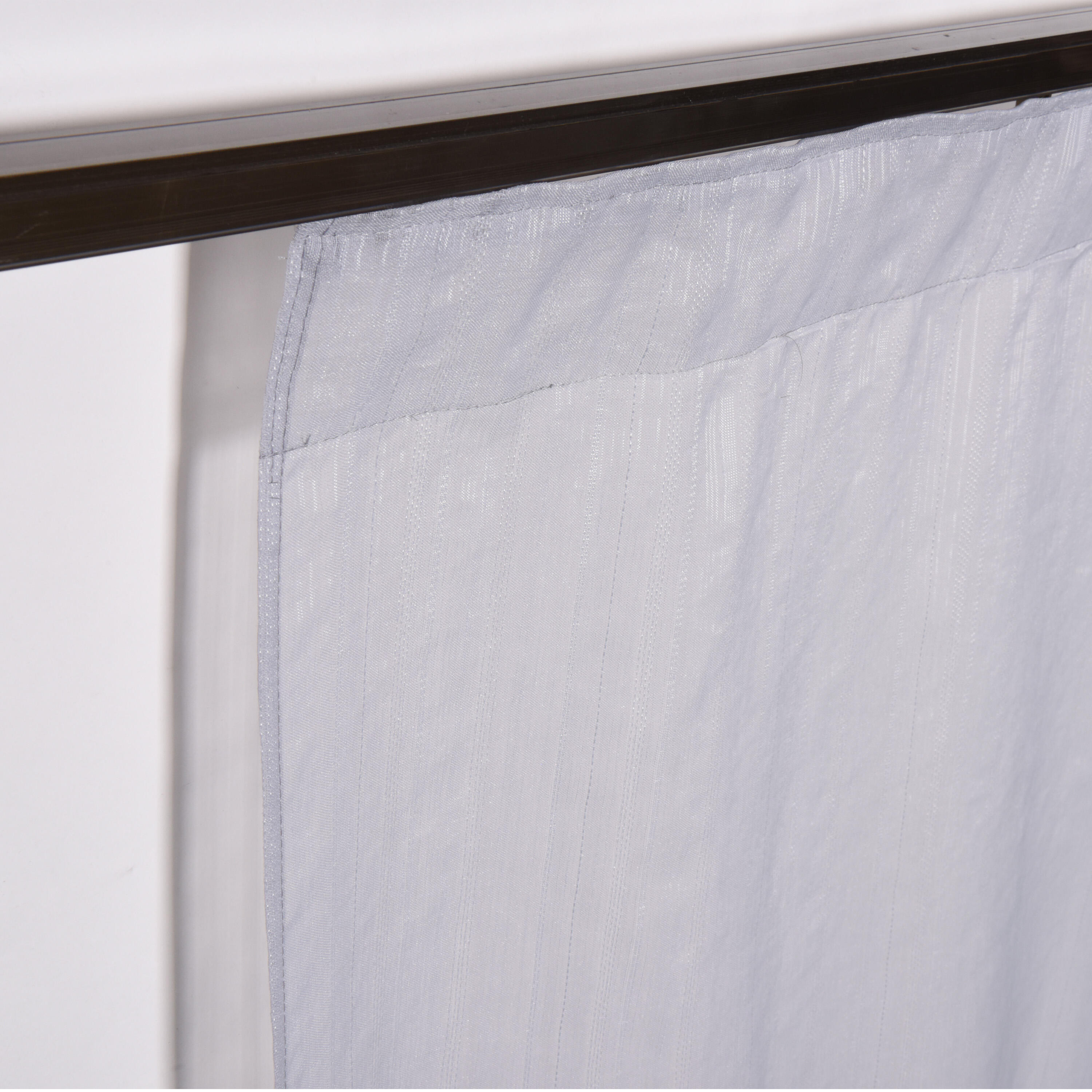 Visillo cinta frunce, trabillas tonia inspire con líneas gris granito de 300x280cm