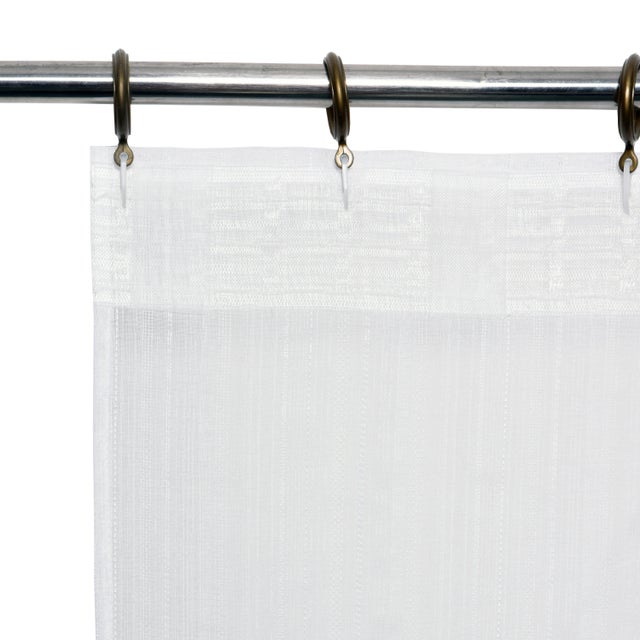 Visillo cinta fruncida, trabillas Tonia poliéster liso blanco INSPIRE de 300x280cm. Incluye cinta termoadhesiva
