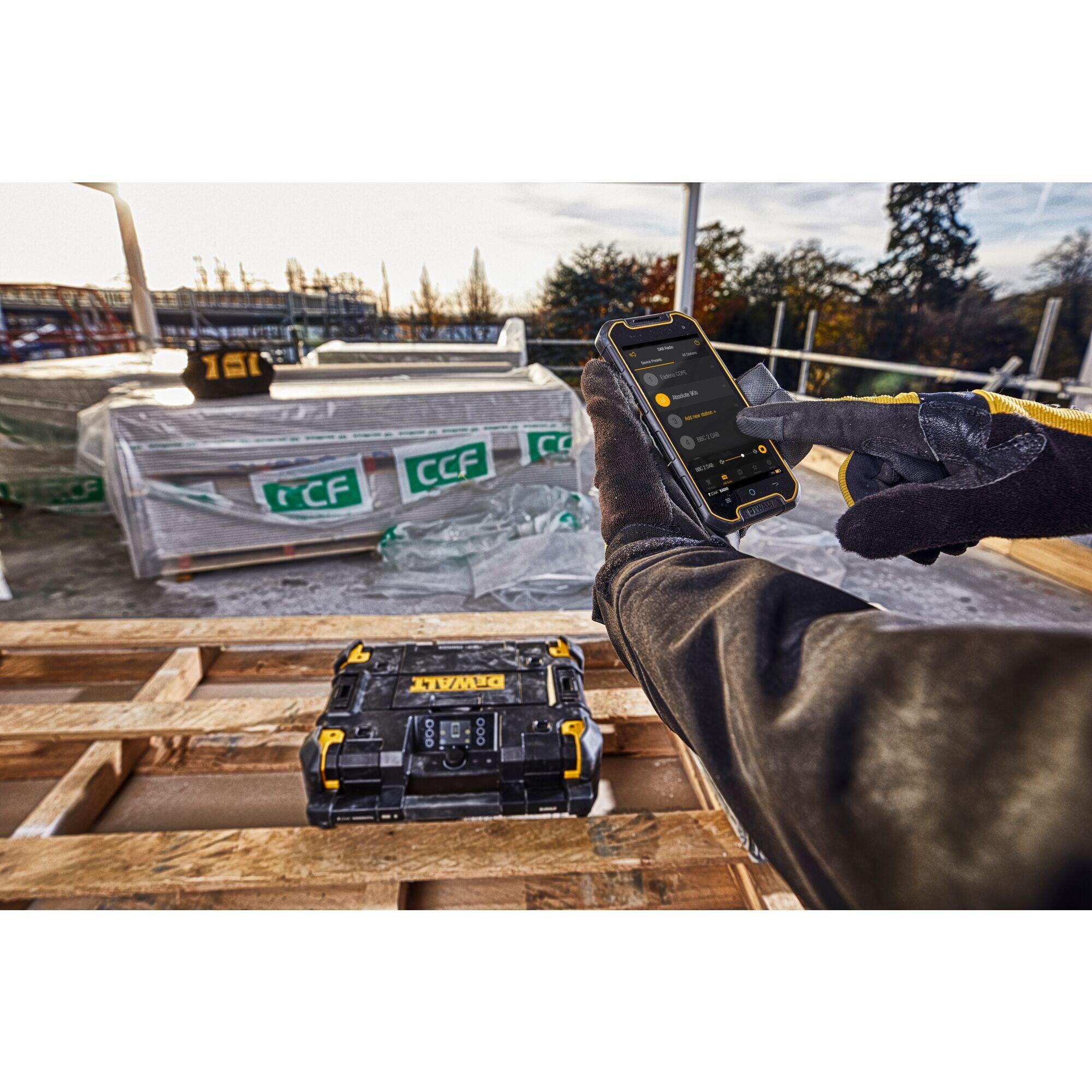 Radio de chantier DWST1-81078-QW DEWALT, 45 W - 9