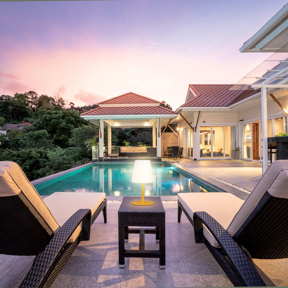 Lámpara de mesa exterior led lola color de luz regulable con usb mostaza