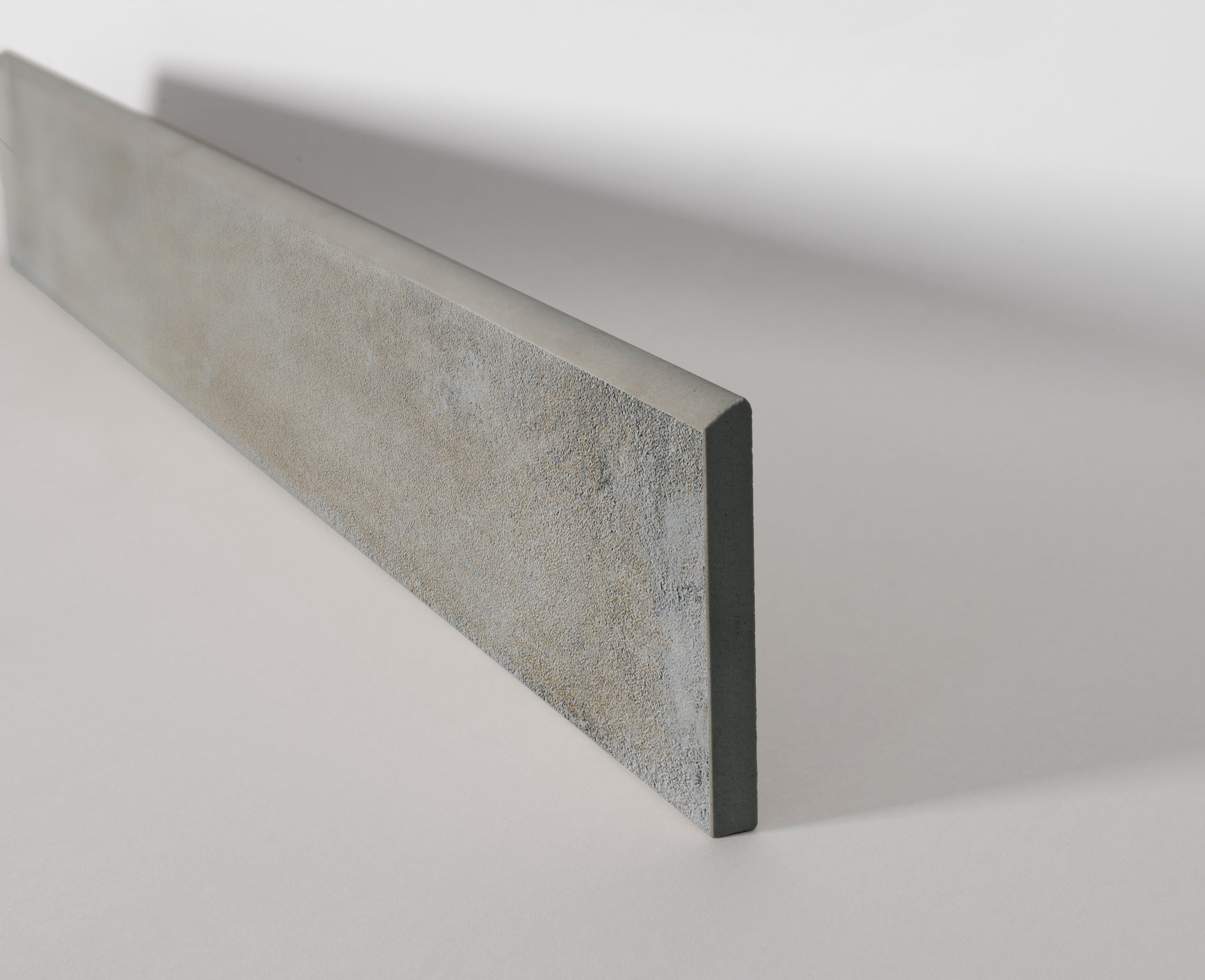 Pack de 10 rodapiés porcelánico foundry 60x9 cm cemento gris saloni