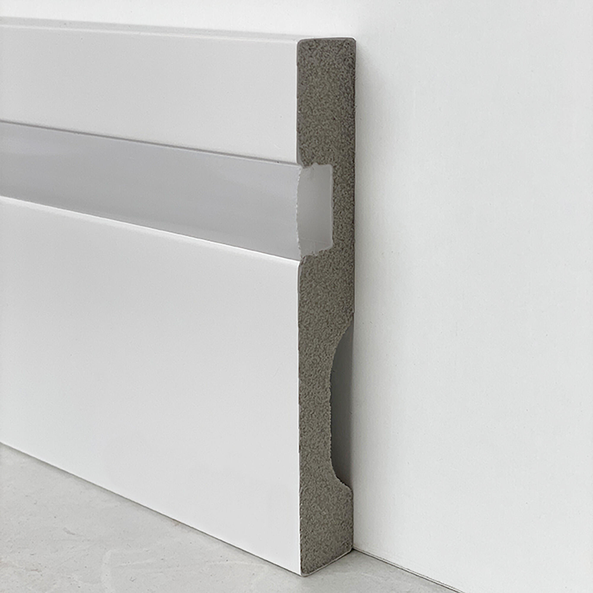 Rodapé Poliestireno branco mate 15x225x225 mm - 2