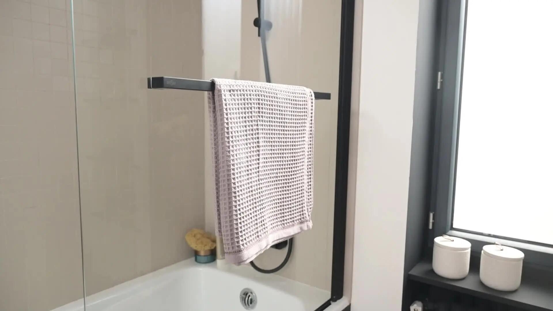 Pare-baignoire 1 volet battant transparent laqué noir H.140 x l.90cm Remix - 8