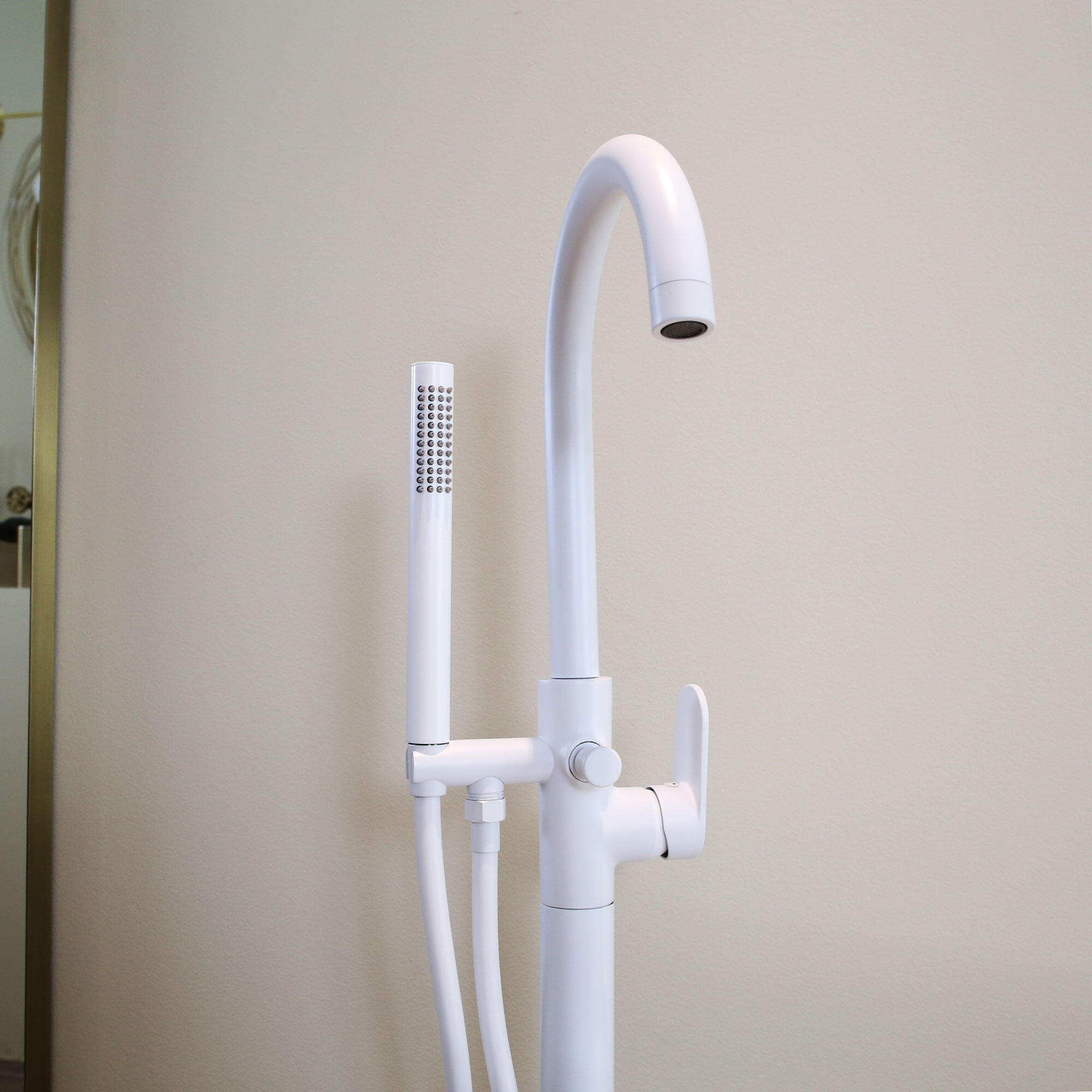Grifo de pie para bañera essebagno charm blanco