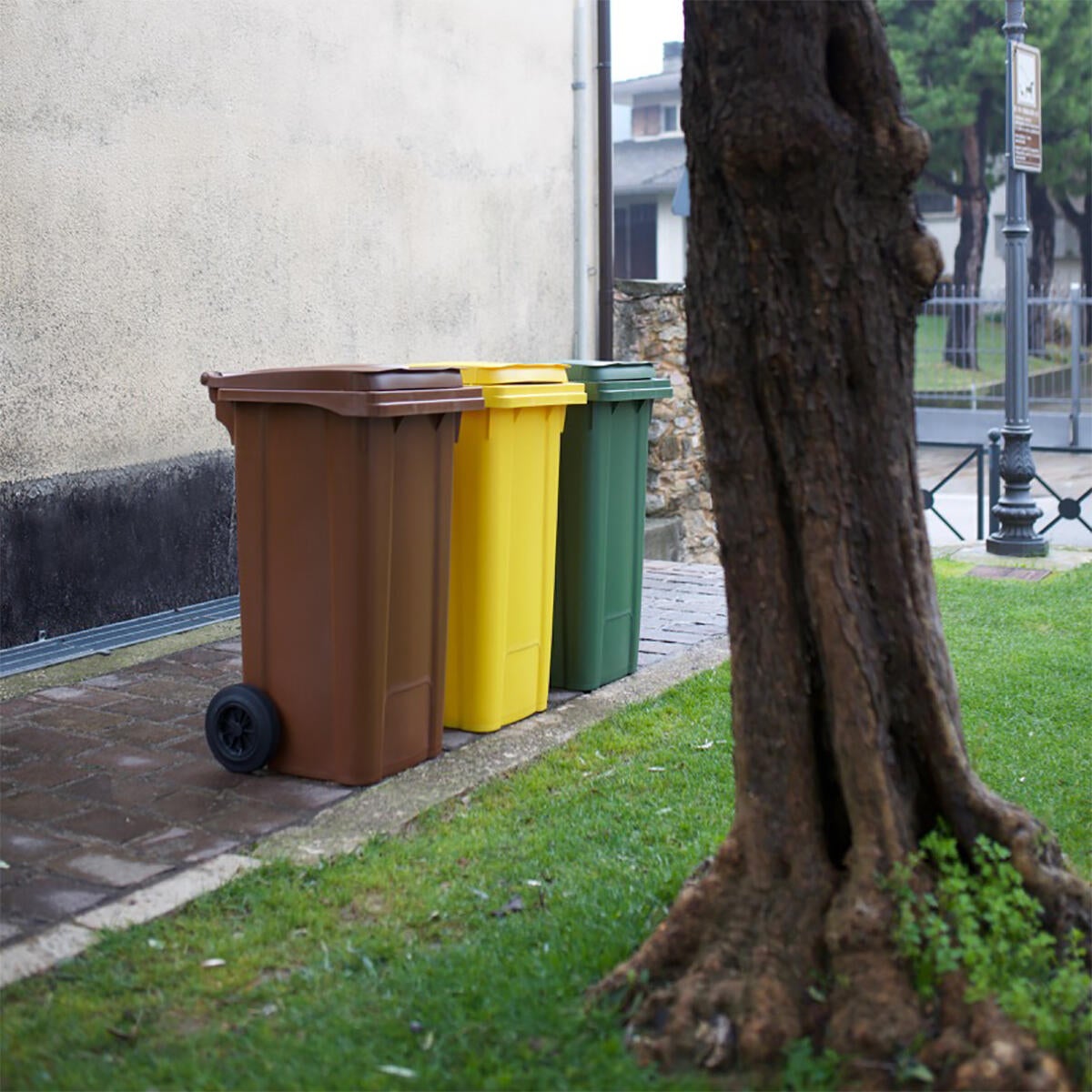 Bidone in polietilene alta densità STEFANPLAST 120 LT verde 2 ruote - 3