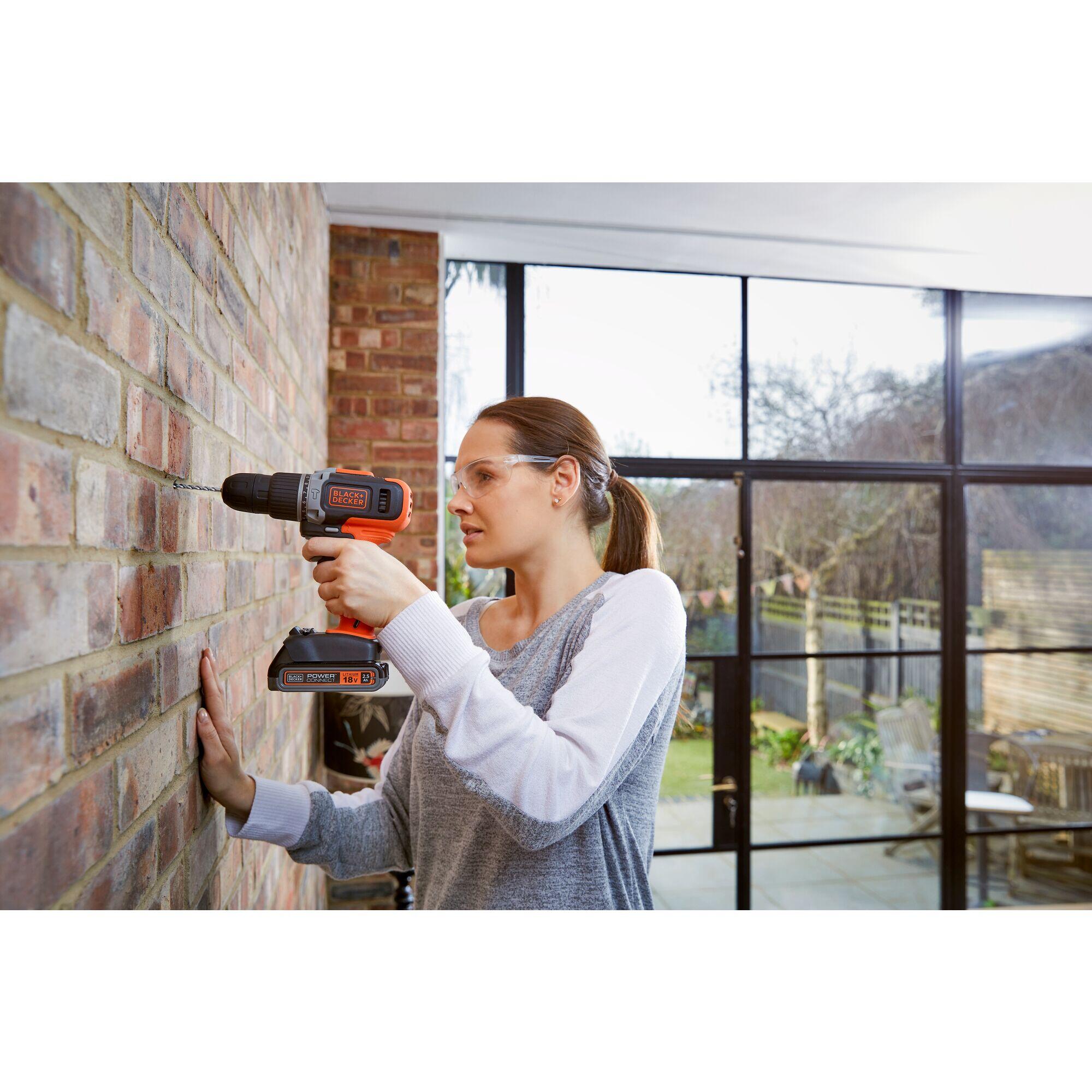 Taladro percutor sin cable BLACK + DECKER 18 V bateria 1.5Ah - 5