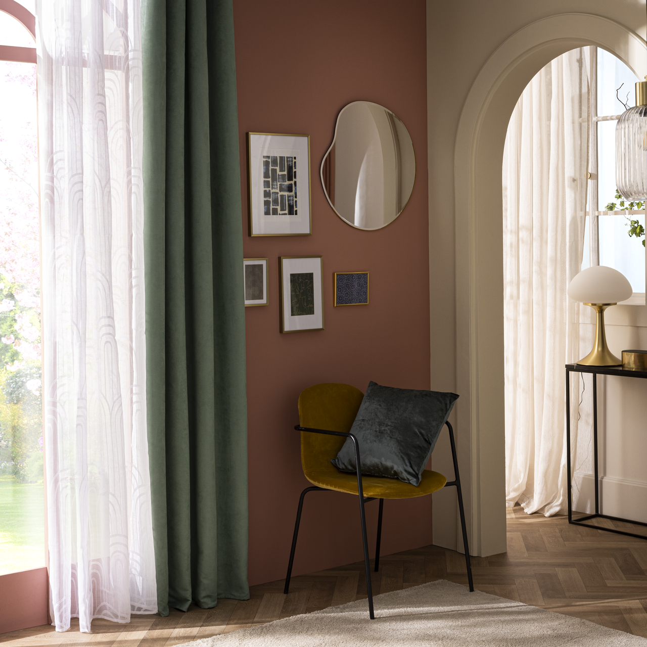 Diapositive Cortinas y cojines de terciopelo