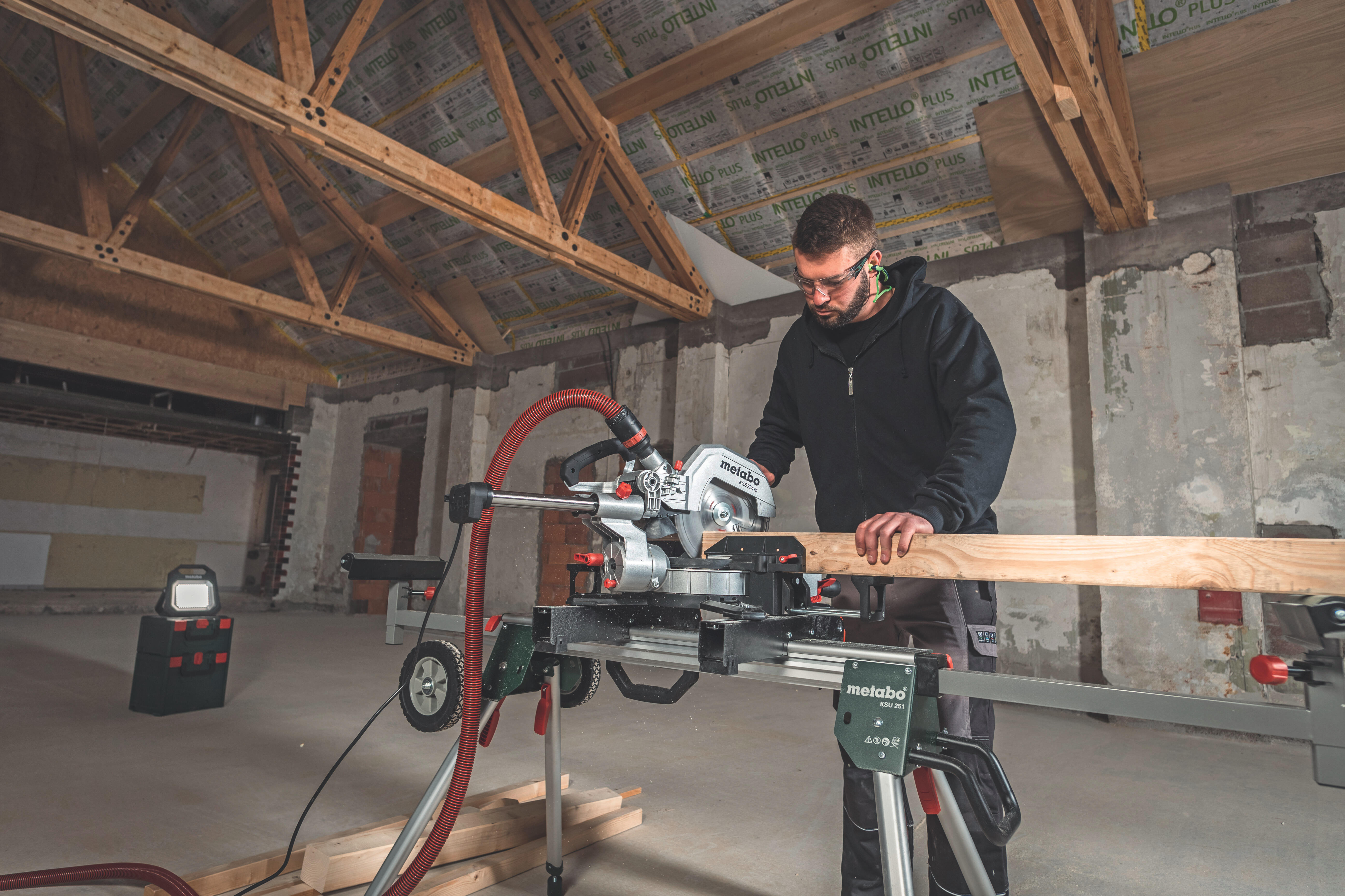 Scie à onglet radiale KGS 254 M + 2ème lame carbure METABO, 254 mm, 1800 W - 9