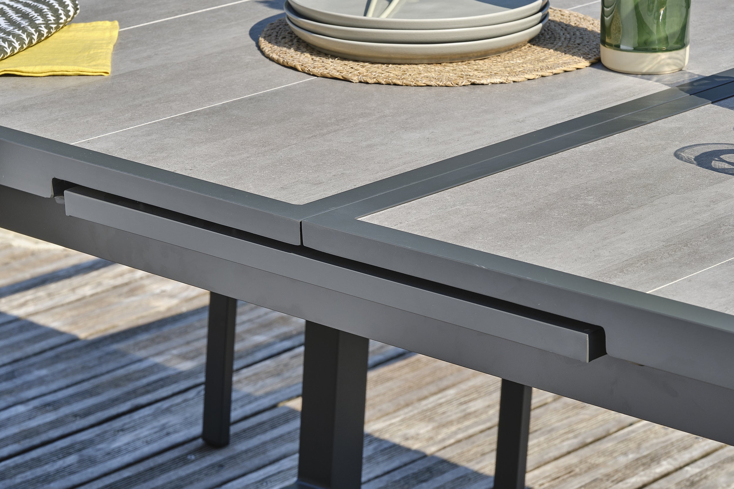 Table de jardin OLHOS 191/251x95 cm aluminium et céramique anth - DCB GARDEN - 10