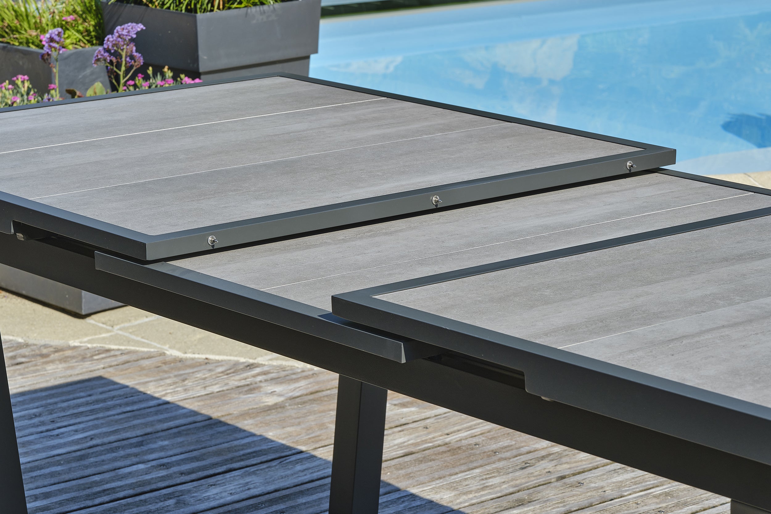 Table de jardin OLHOS 191/251x95 cm aluminium et céramique anth - DCB GARDEN - 8