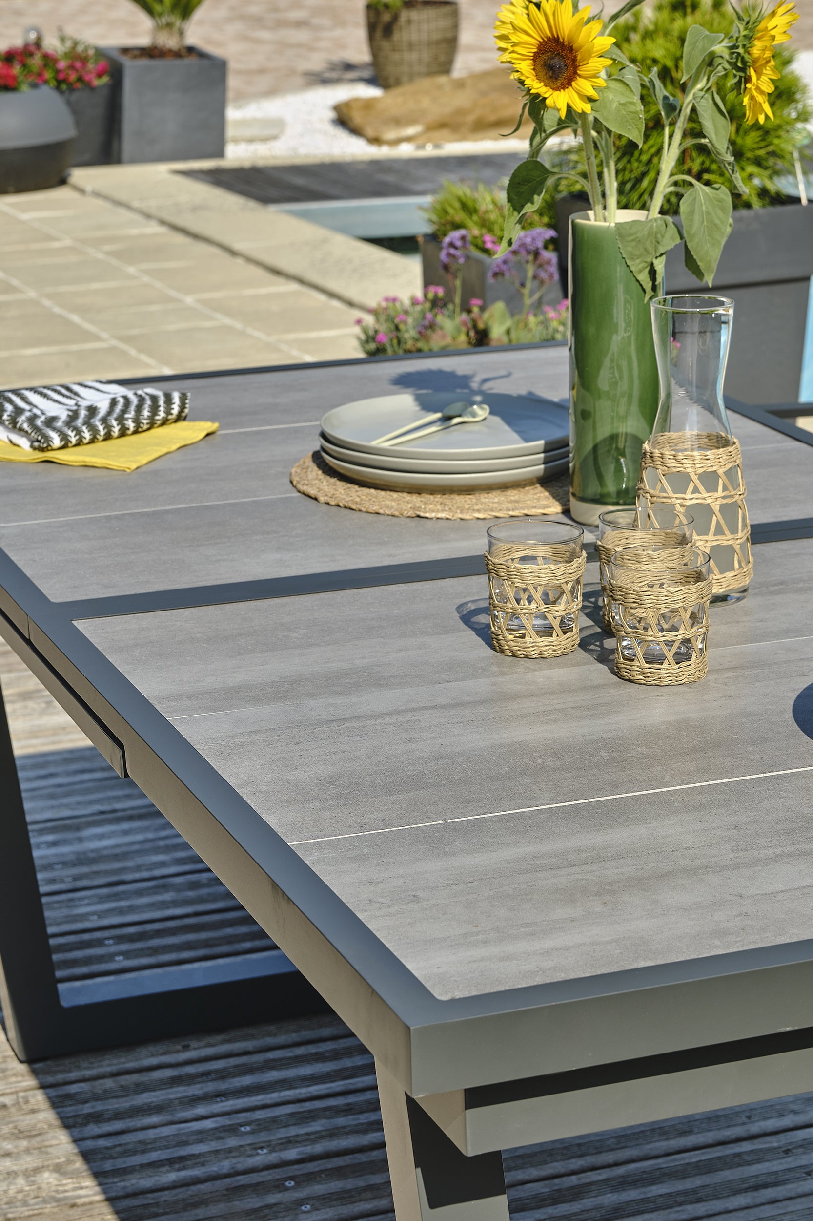 Table de jardin OLHOS 191/251x95 cm aluminium et céramique anth - DCB GARDEN - 7