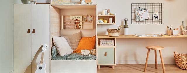 banco num quarto de criança