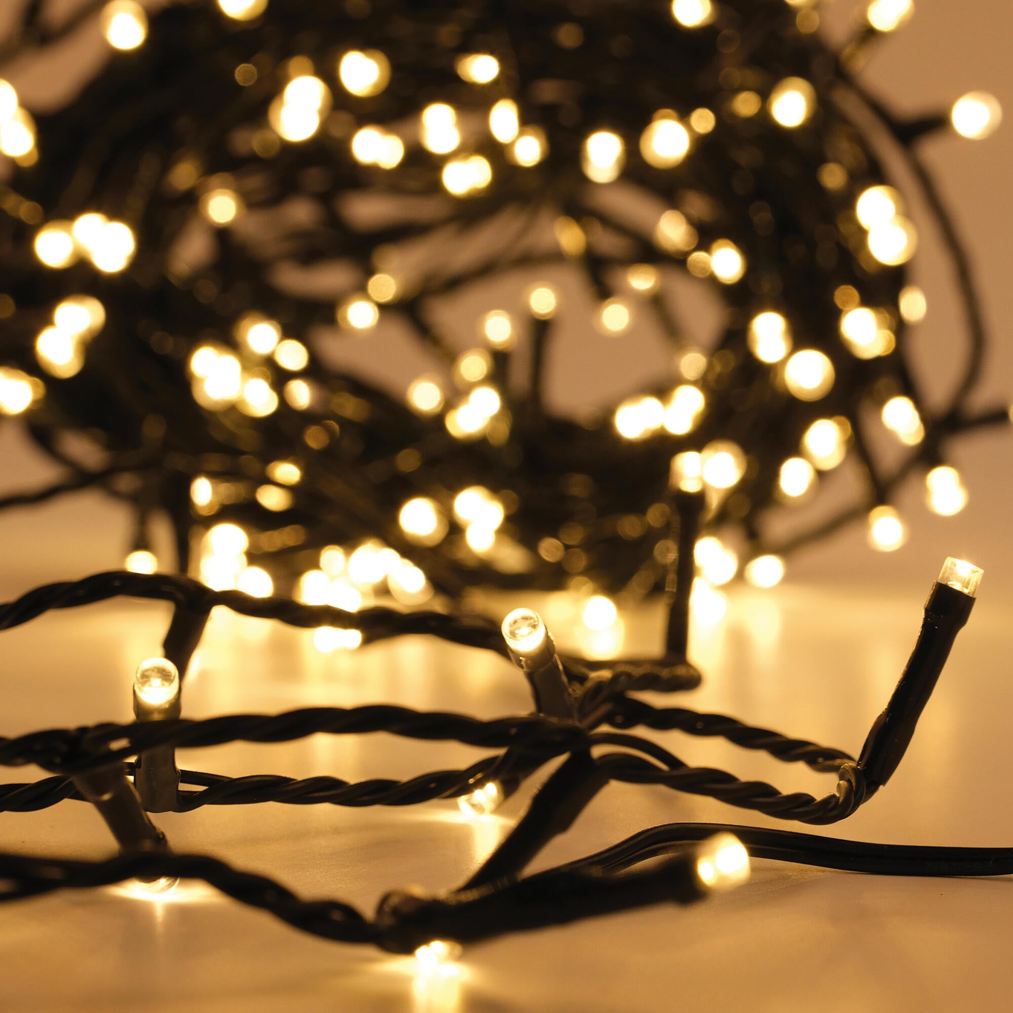 Guirnalda iluminada para árbol de 150 cm con 200 bombillas LED blanco cálido de 12.95 metros de iluminación para exterior a red eléctrica - 7