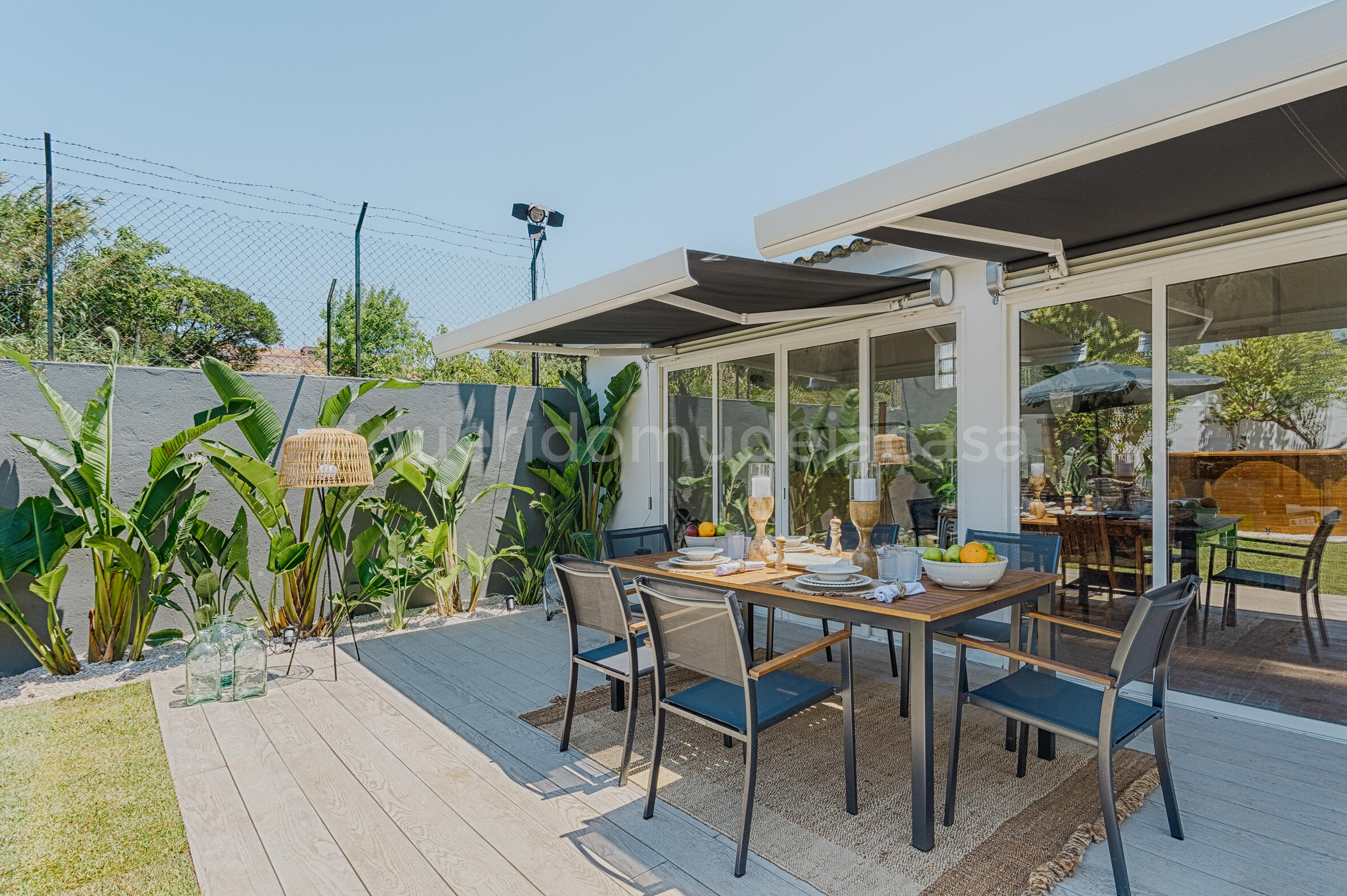 toldo elétrico num terraço